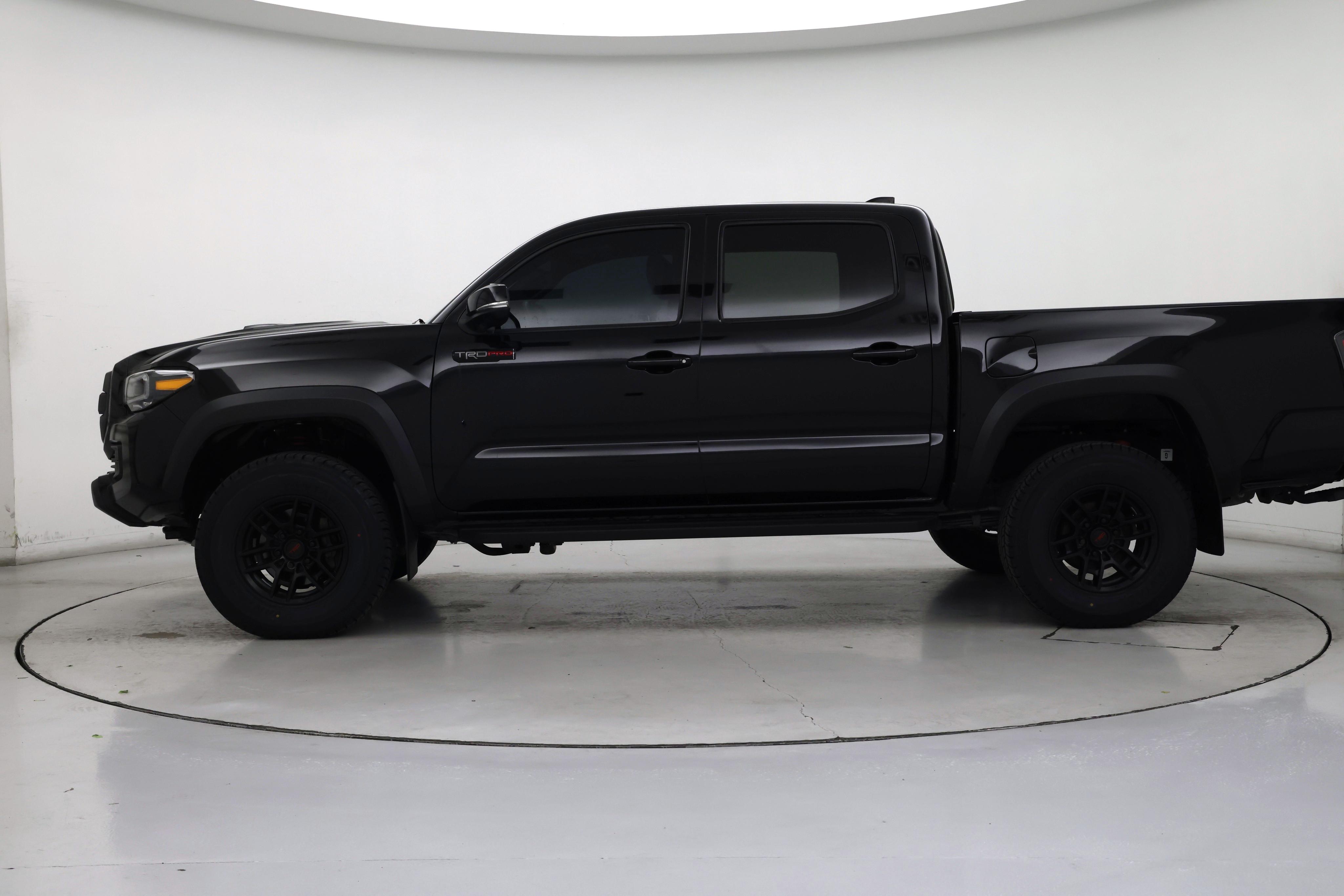 Thumbnail: 2021 Toyota Tacoma - 3
