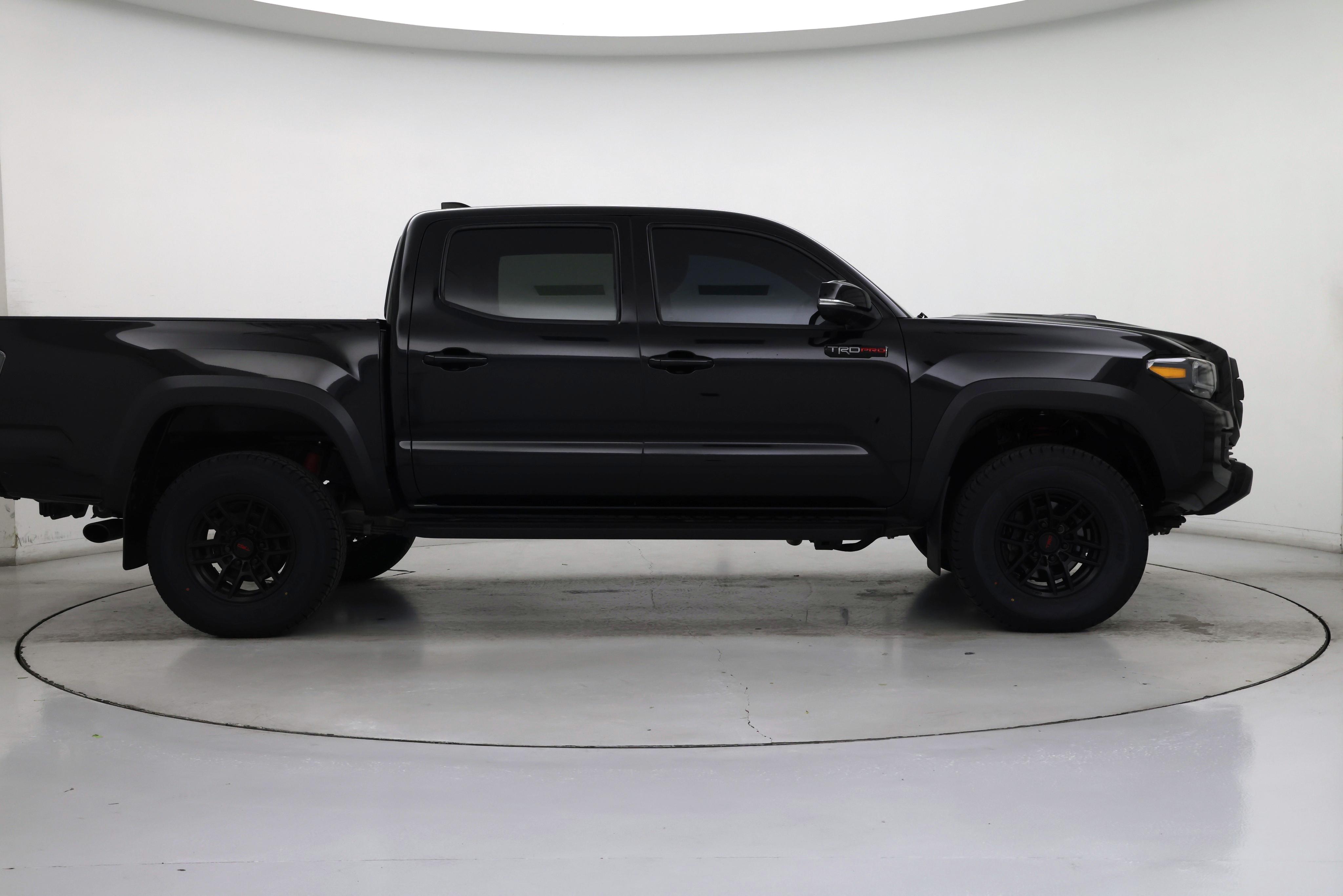 Thumbnail: 2021 Toyota Tacoma - 7