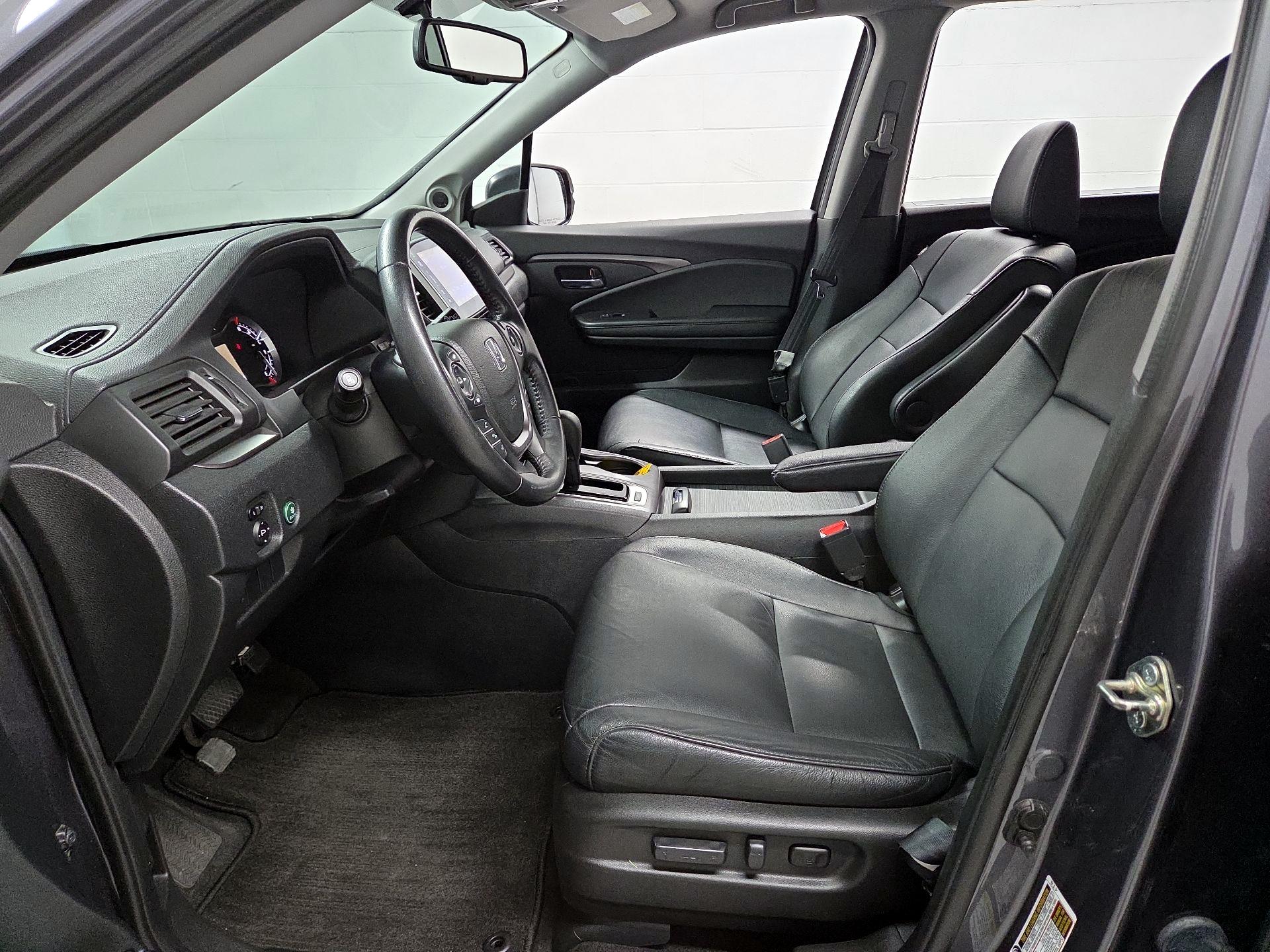 Thumbnail: 2016 Honda Pilot - 9