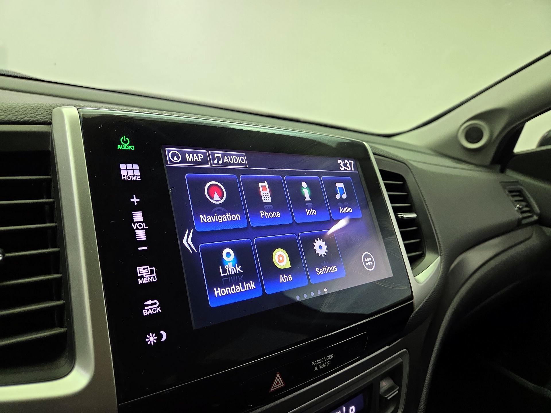 Thumbnail: 2016 Honda Pilot - 11