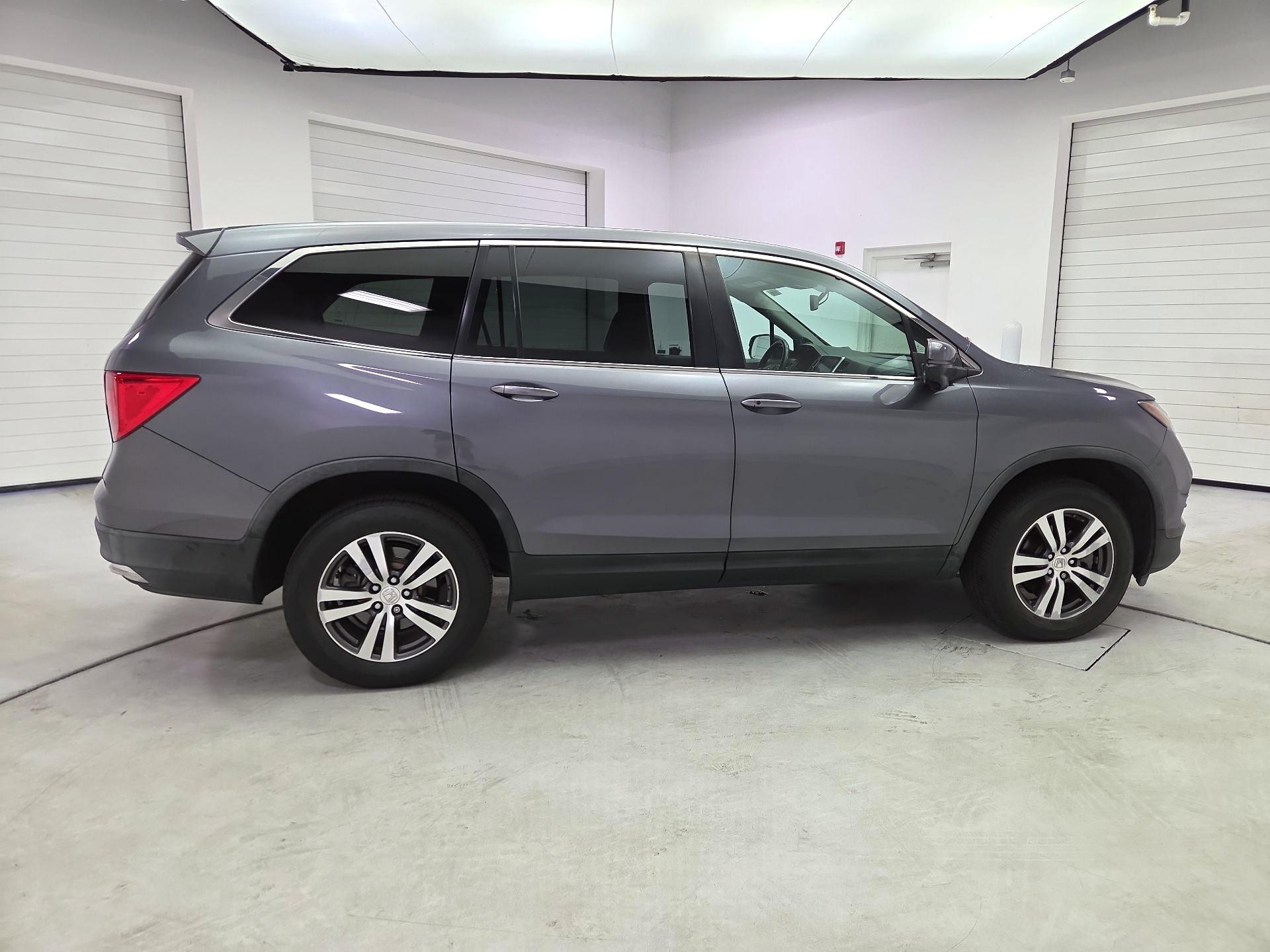 Thumbnail: 2016 Honda Pilot - 4