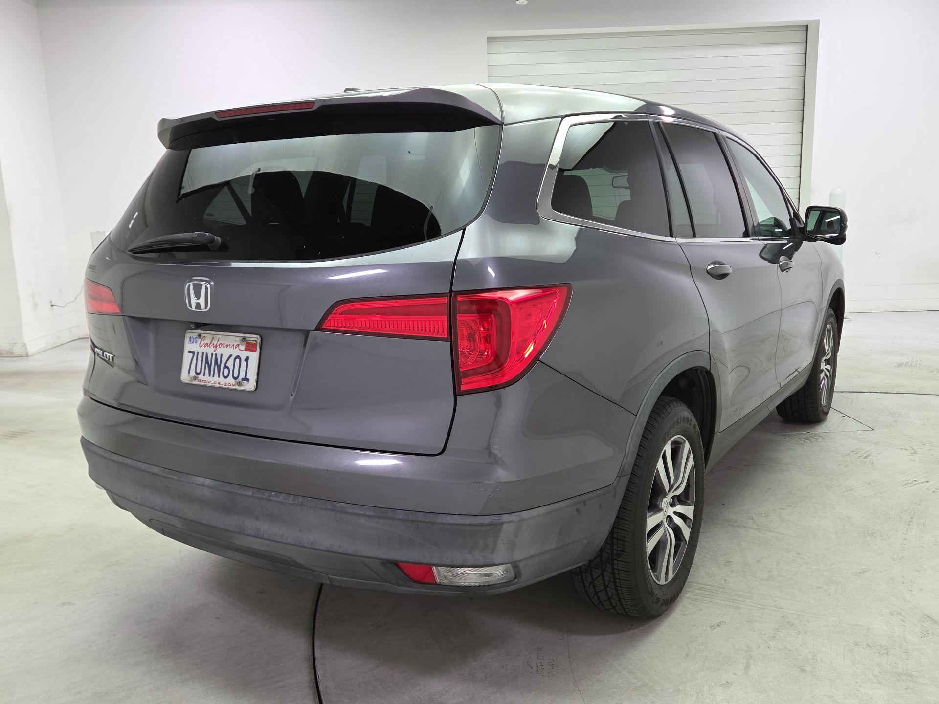 Thumbnail: 2016 Honda Pilot - 5