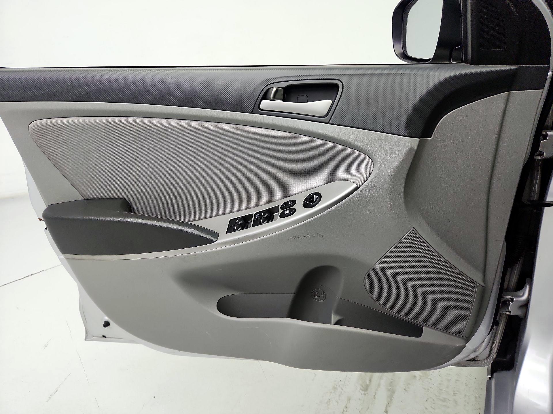 Thumbnail: 2016 Hyundai Accent - 12