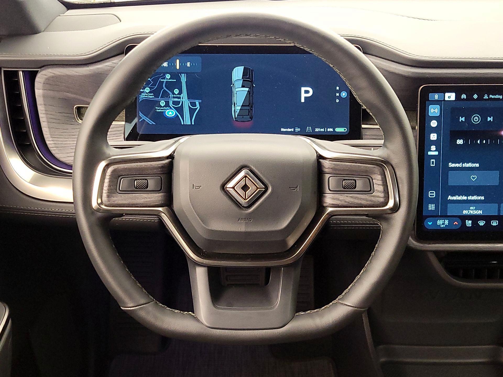 Thumbnail: 2025 Rivian R1S - 10