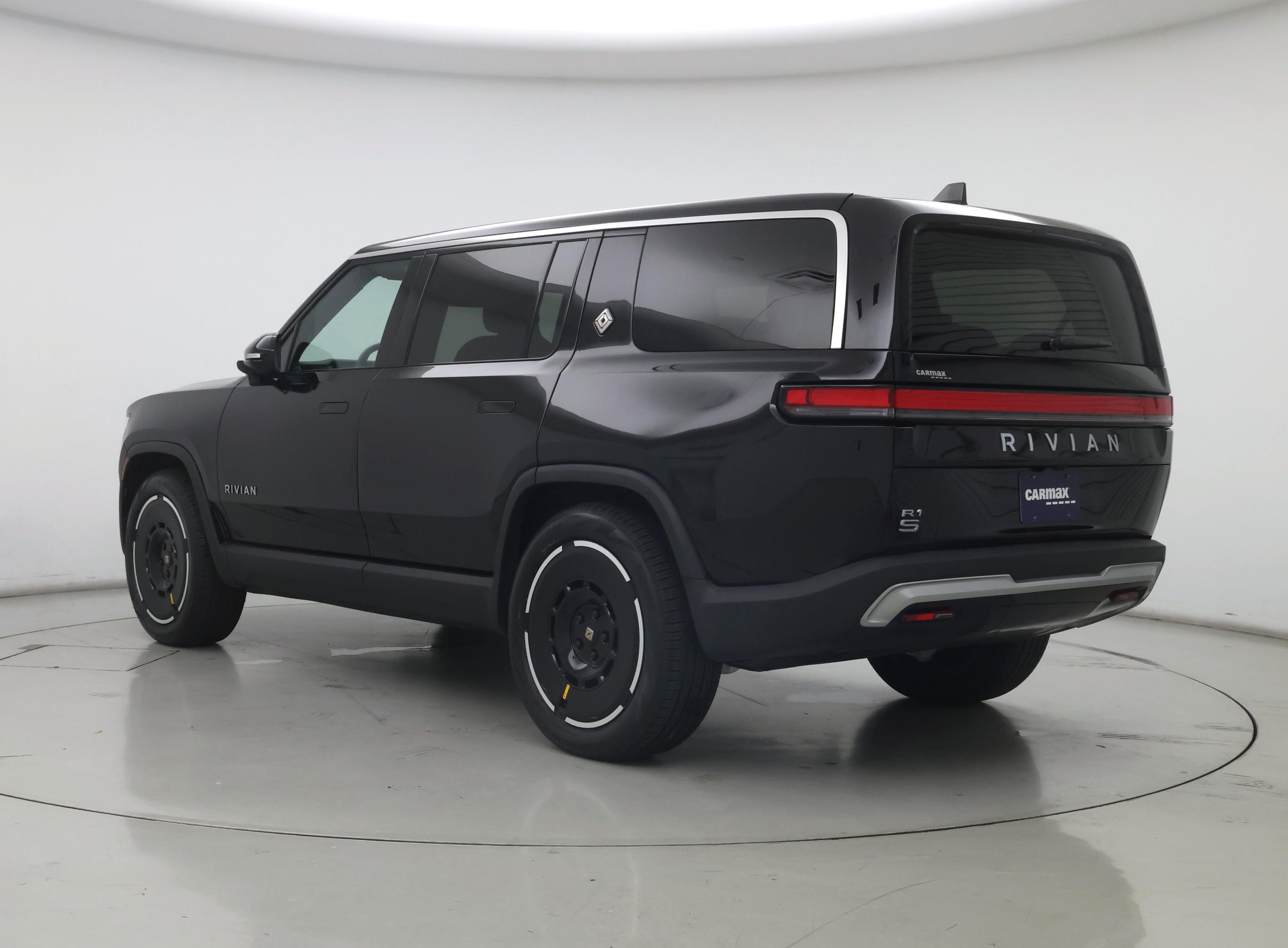 Thumbnail: 2025 Rivian R1S - 2