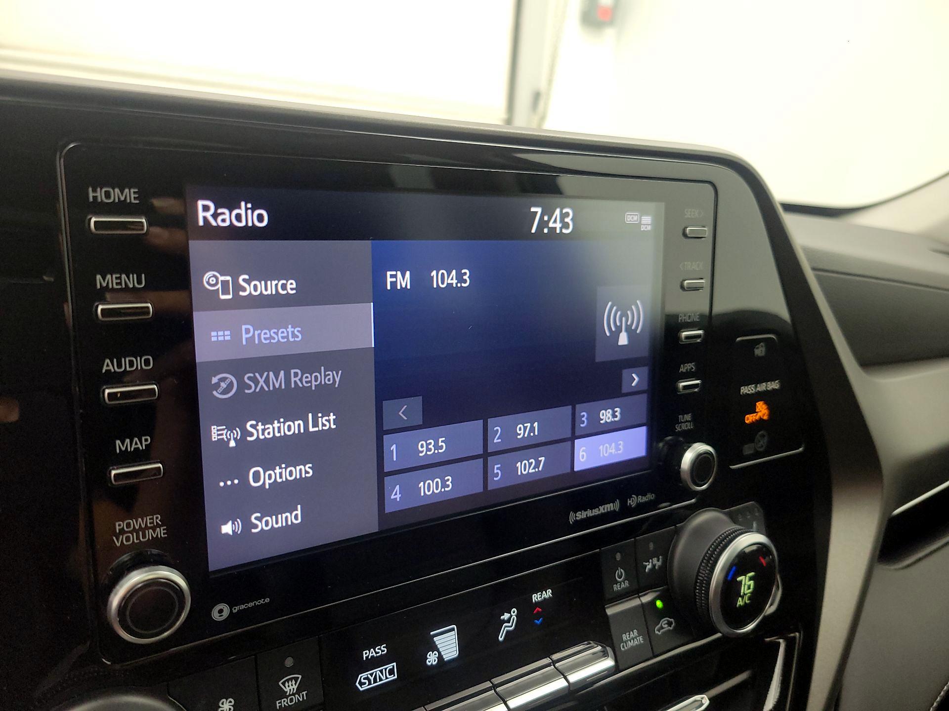 Thumbnail: 2021 Toyota Highlander - 15