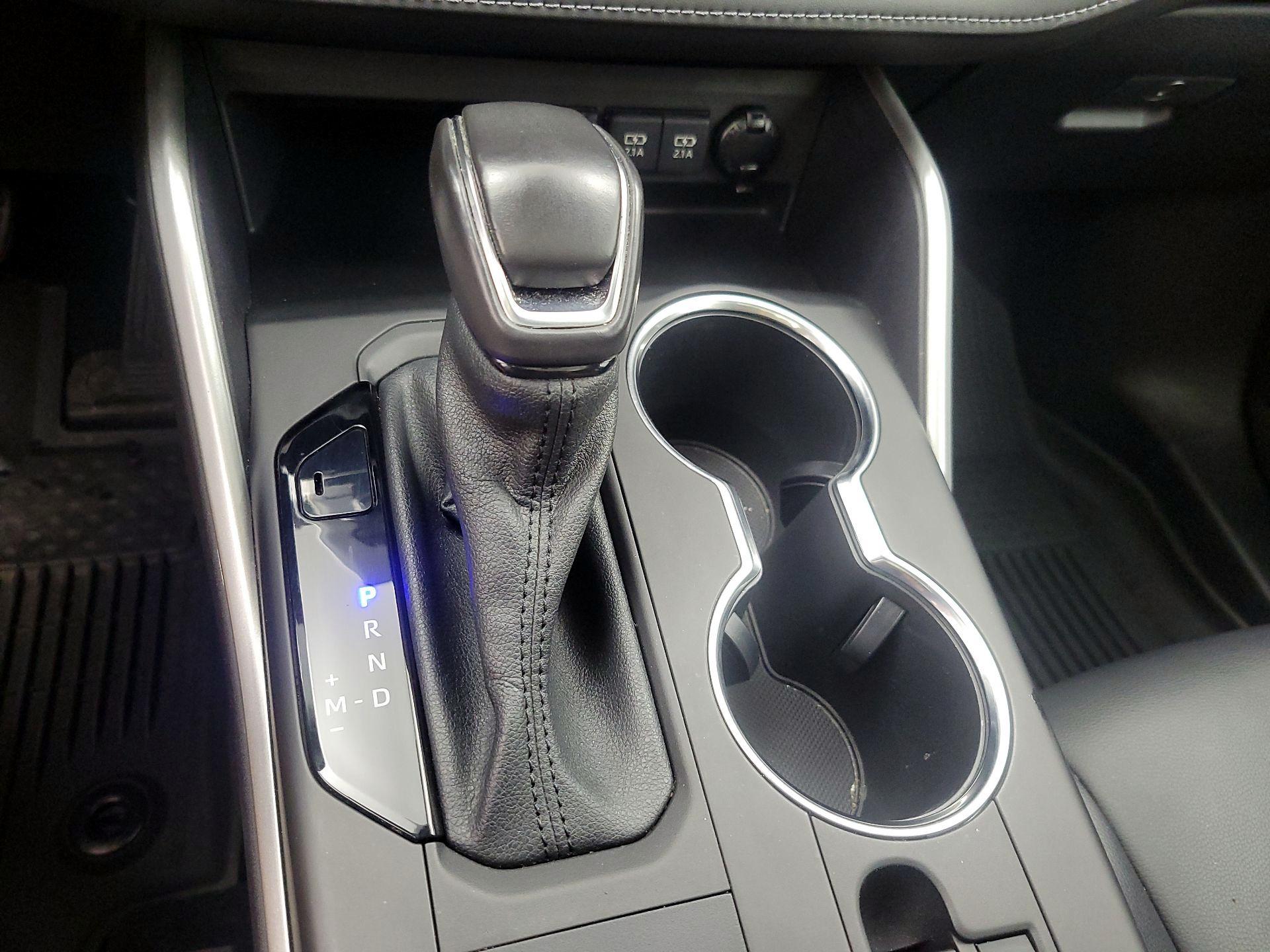 Thumbnail: 2021 Toyota Highlander - 17