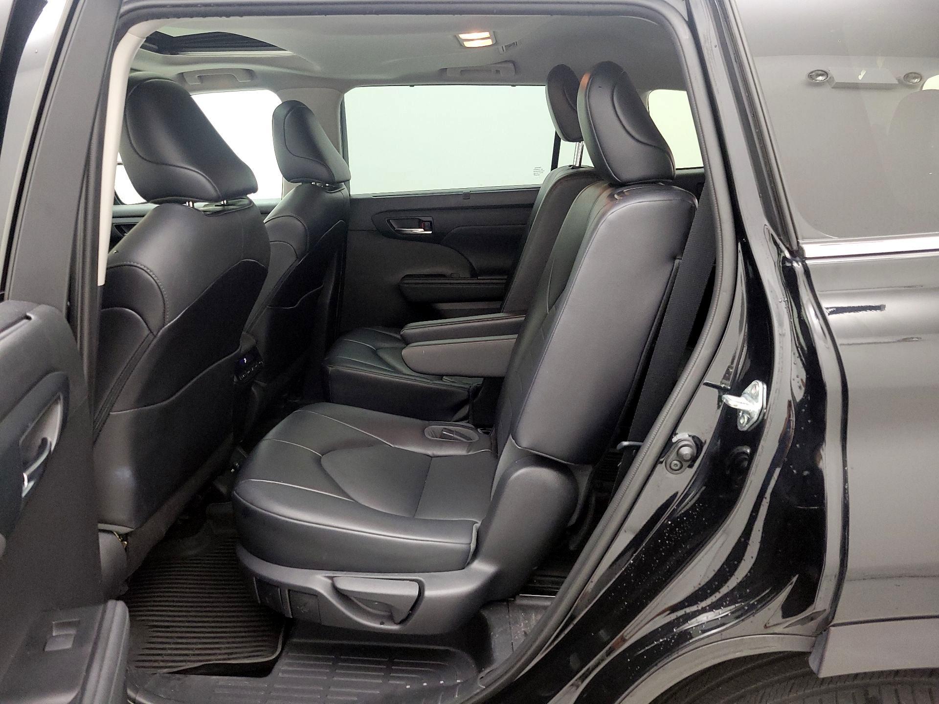 Thumbnail: 2021 Toyota Highlander - 20