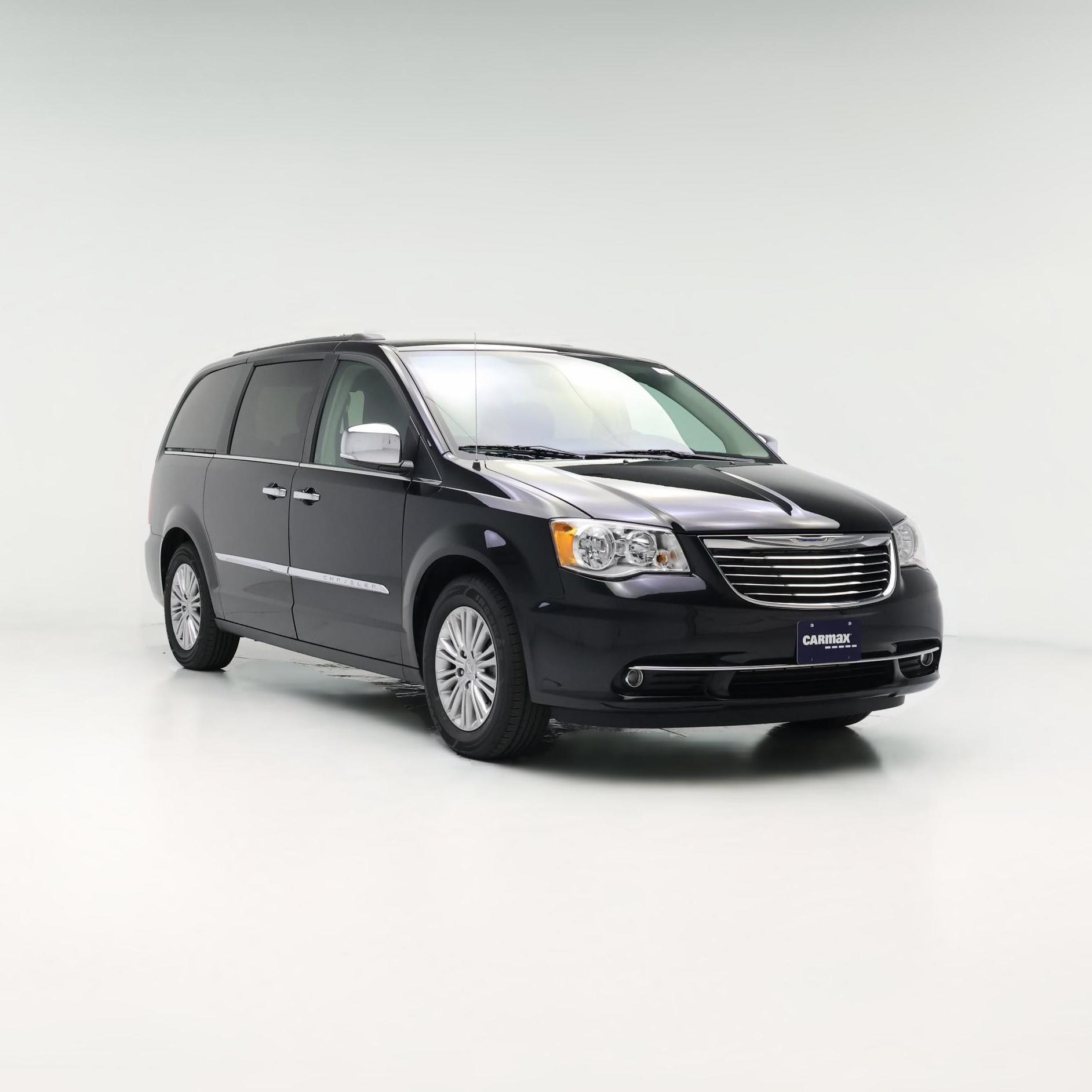 Thumbnail: 2015 Chrysler Town & Country - 1