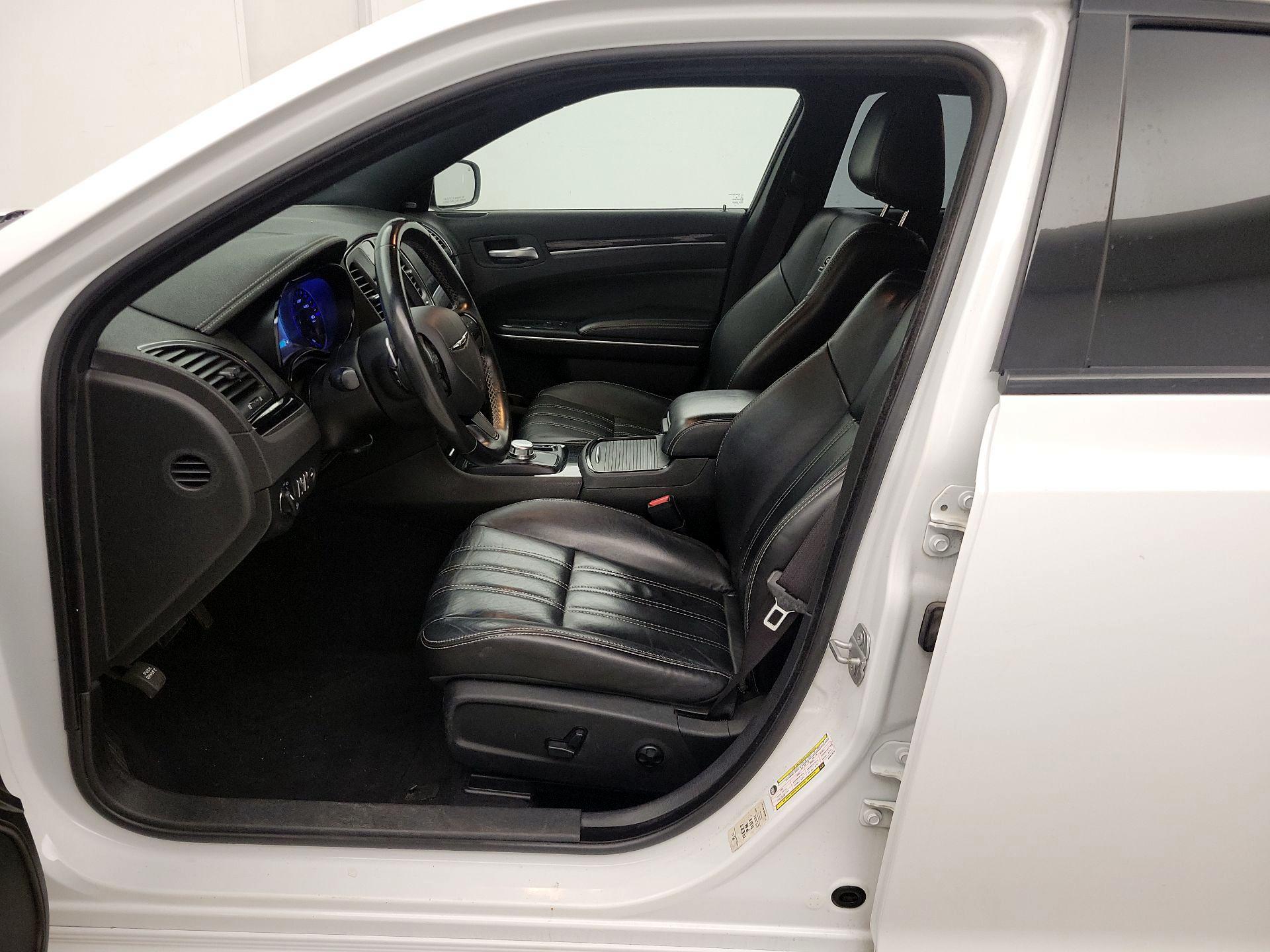 Thumbnail: 2019 Chrysler 300 - 11