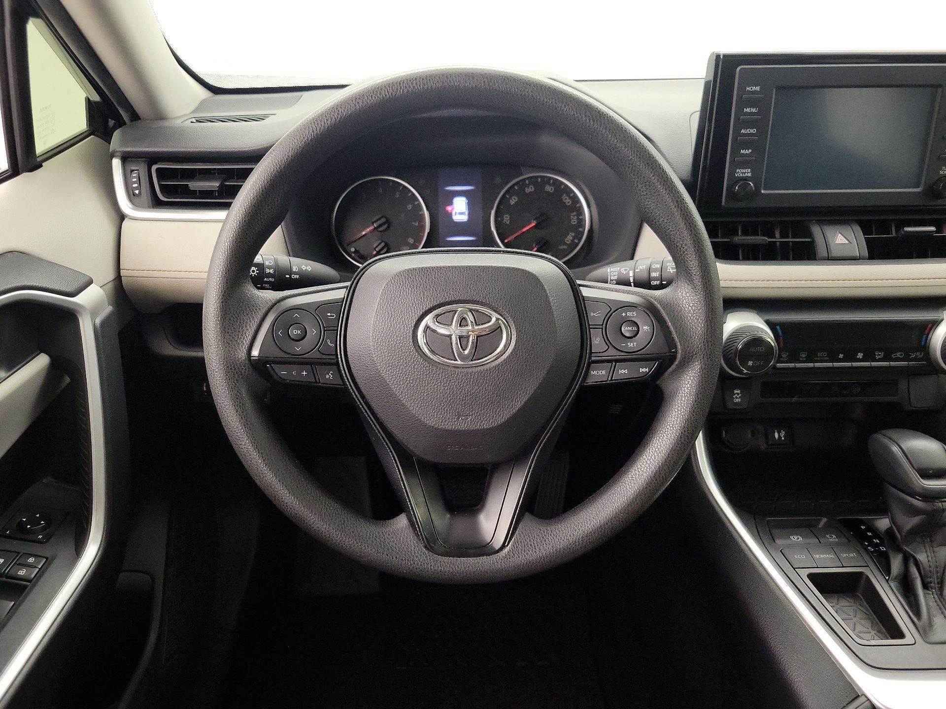 Thumbnail: 2019 Toyota RAV4 - 10
