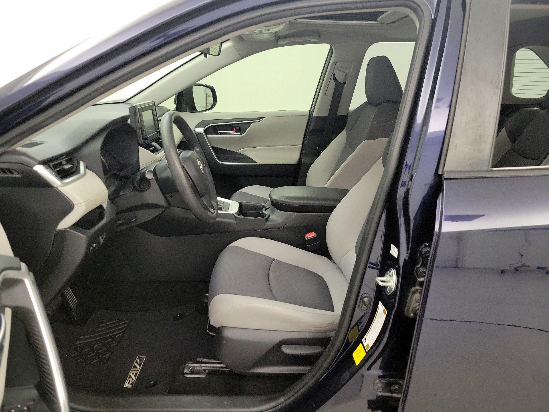 Thumbnail: 2019 Toyota RAV4 - 11