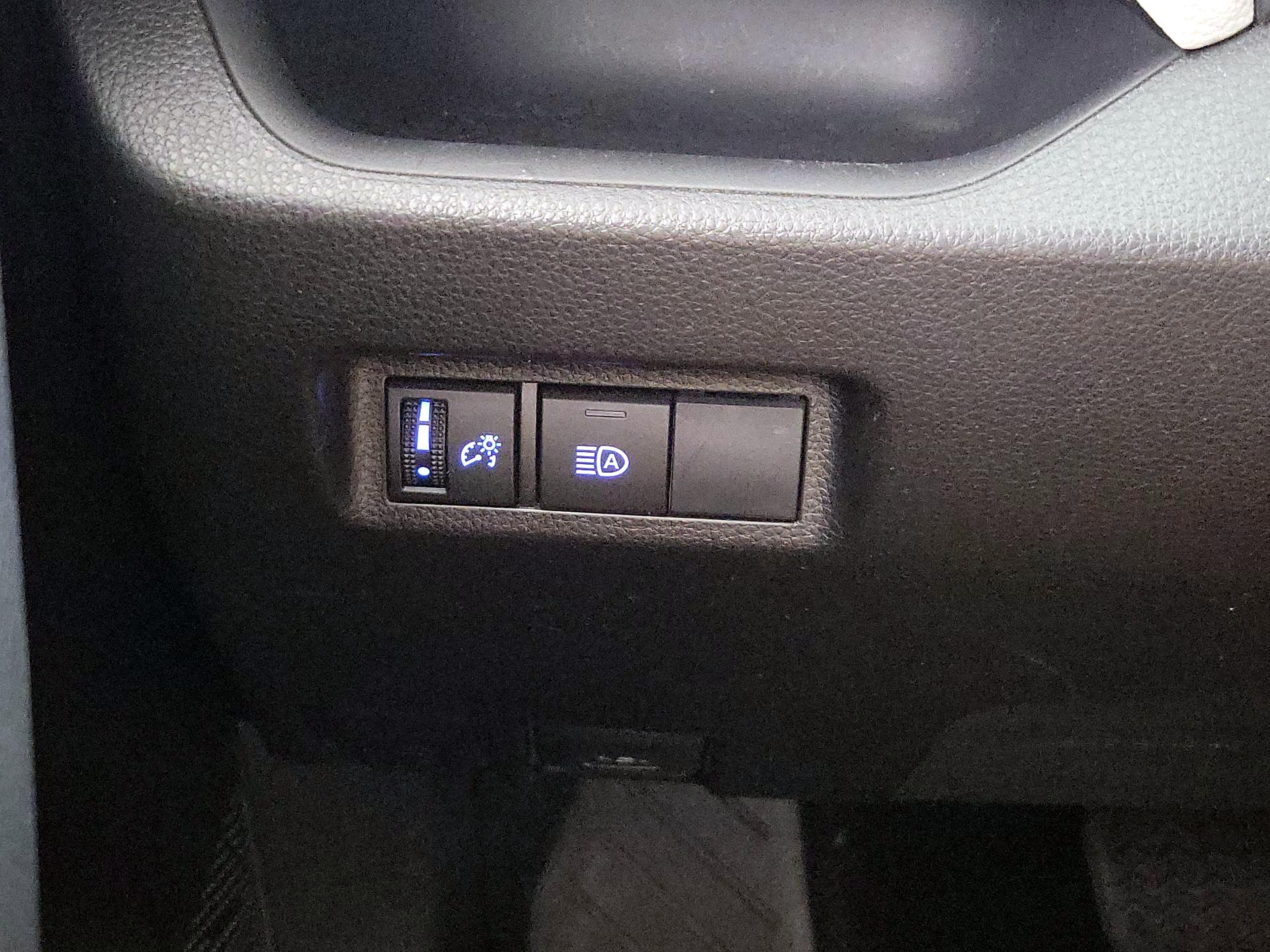 Thumbnail: 2019 Toyota RAV4 - 13