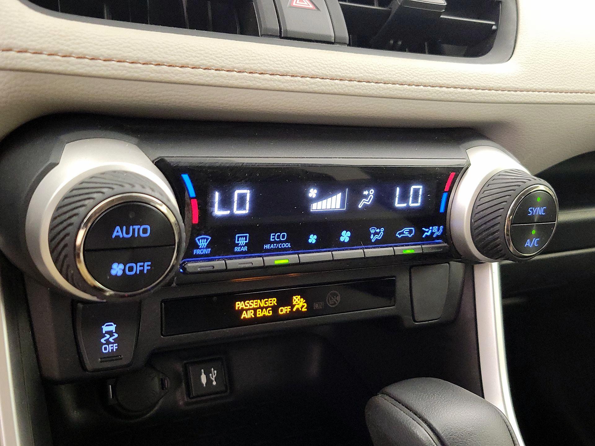 Thumbnail: 2019 Toyota RAV4 - 16