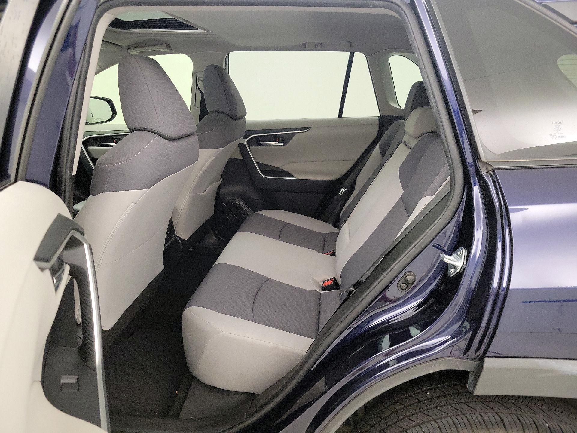Thumbnail: 2019 Toyota RAV4 - 20