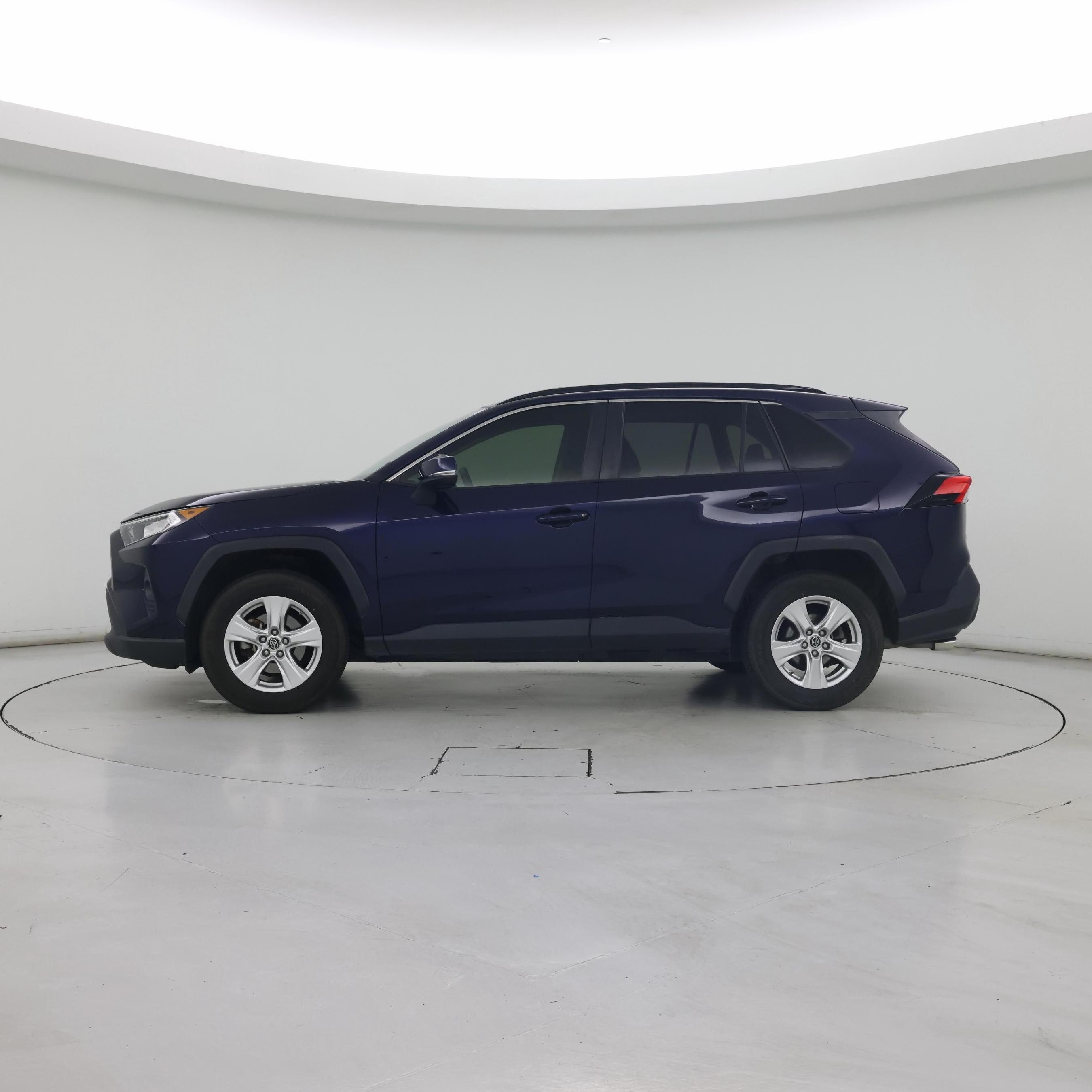Thumbnail: 2019 Toyota RAV4 - 3