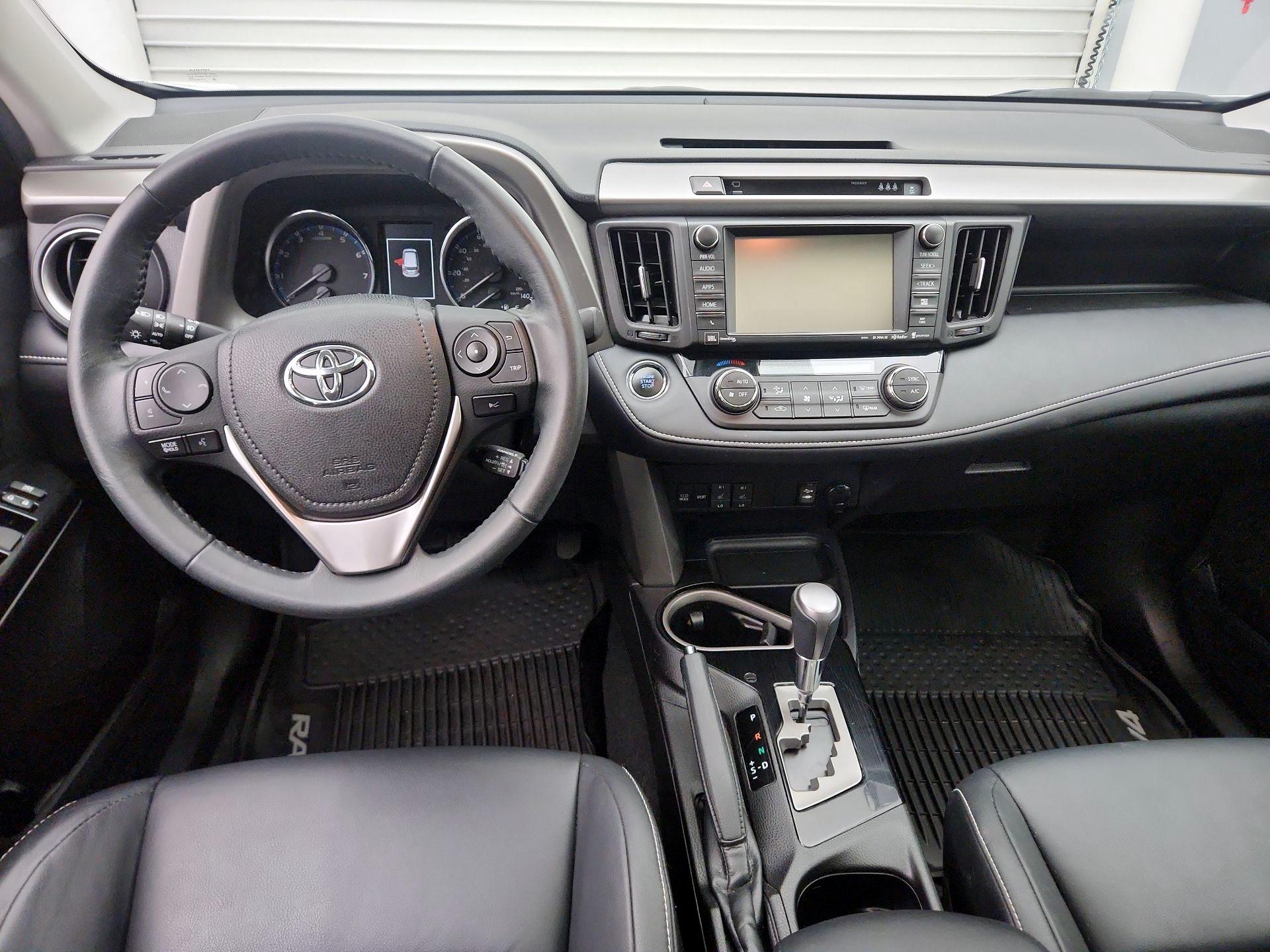 Thumbnail: 2017 Toyota RAV4 - 9