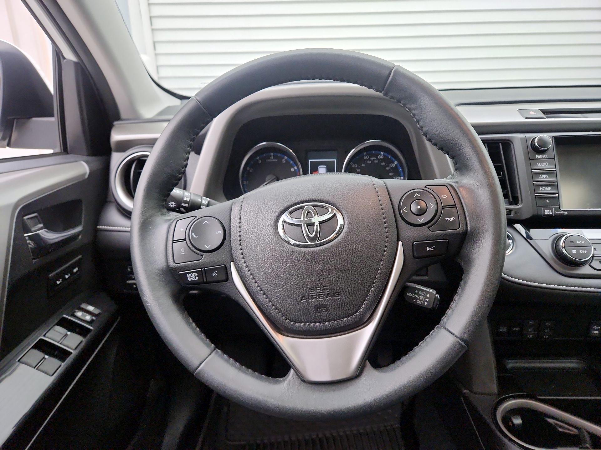 Thumbnail: 2017 Toyota RAV4 - 10