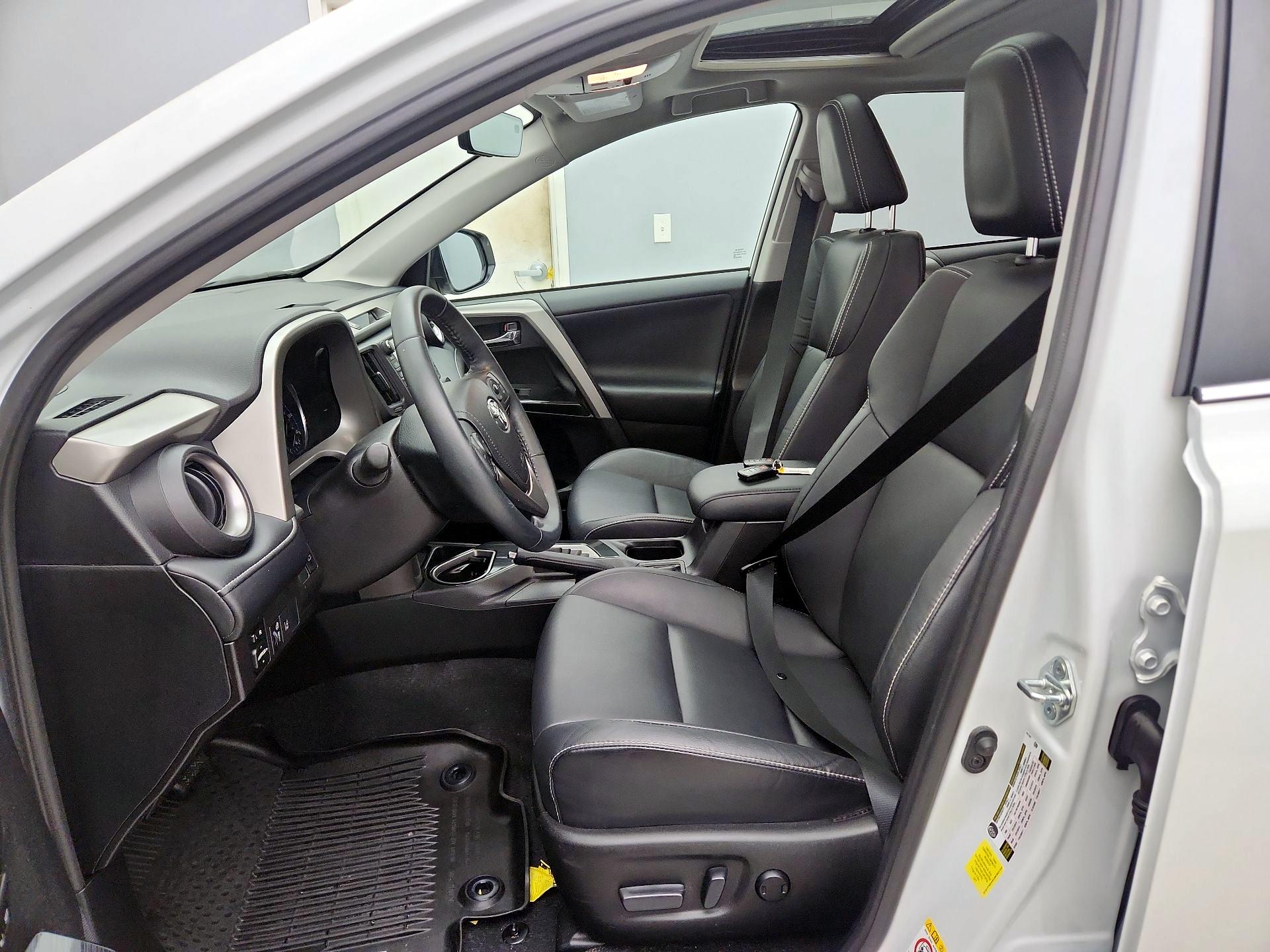 Thumbnail: 2017 Toyota RAV4 - 11