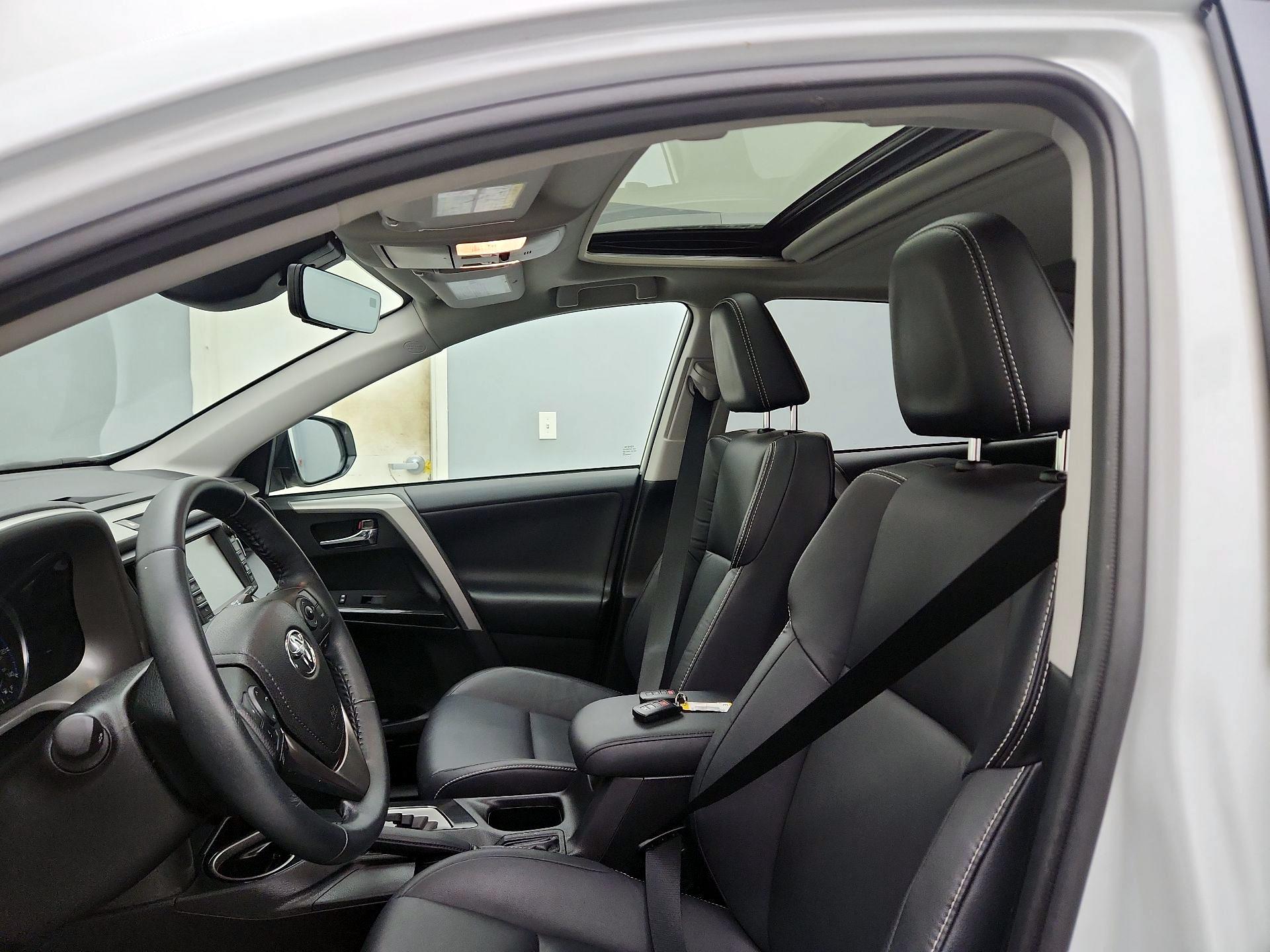 Thumbnail: 2017 Toyota RAV4 - 19