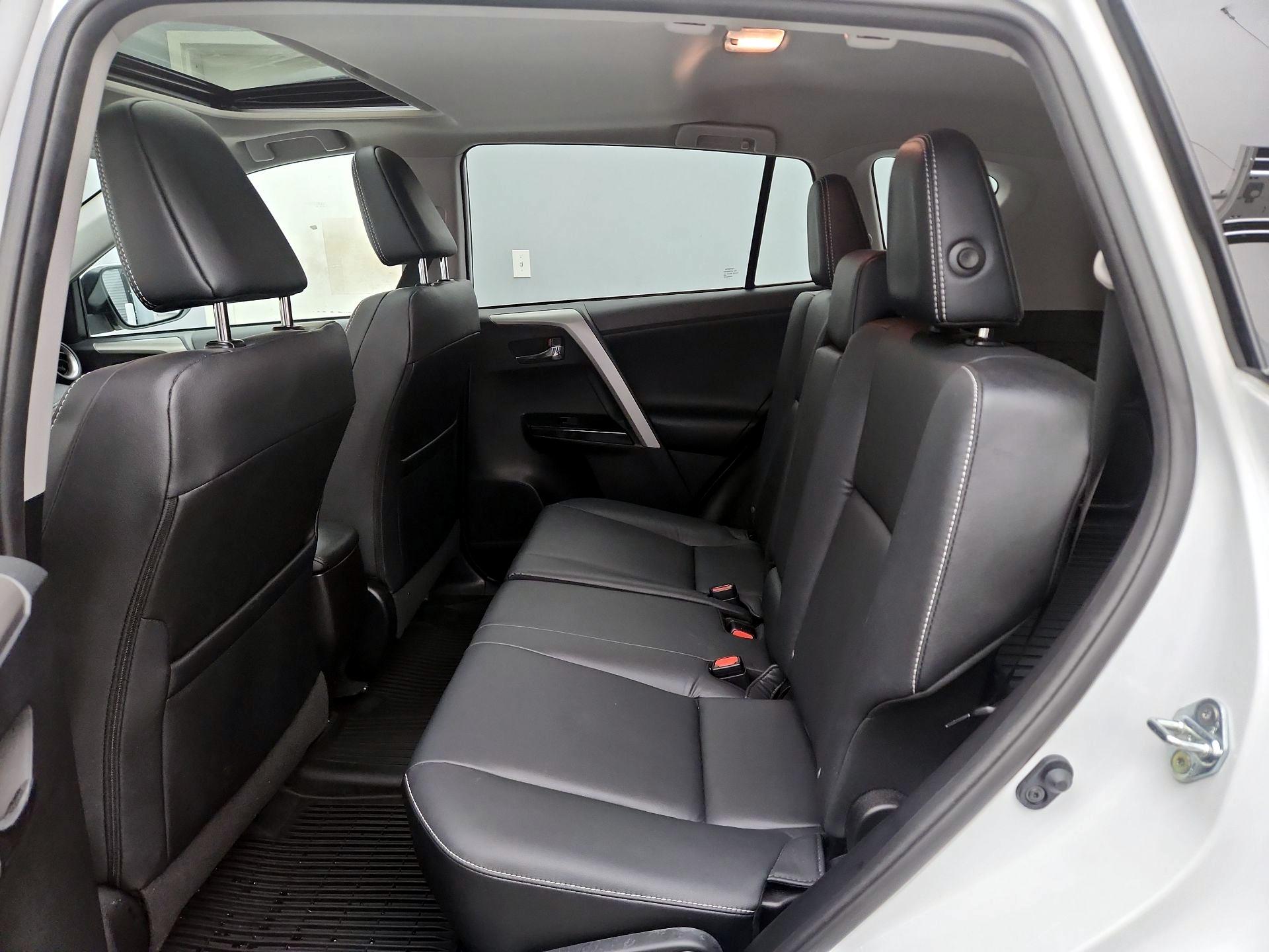 Thumbnail: 2017 Toyota RAV4 - 20