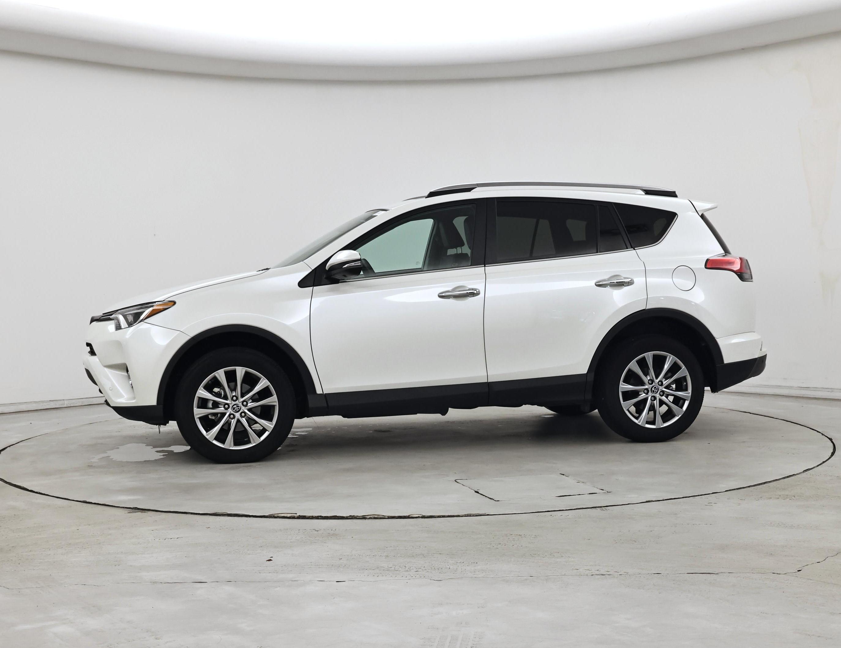 Thumbnail: 2017 Toyota RAV4 - 3