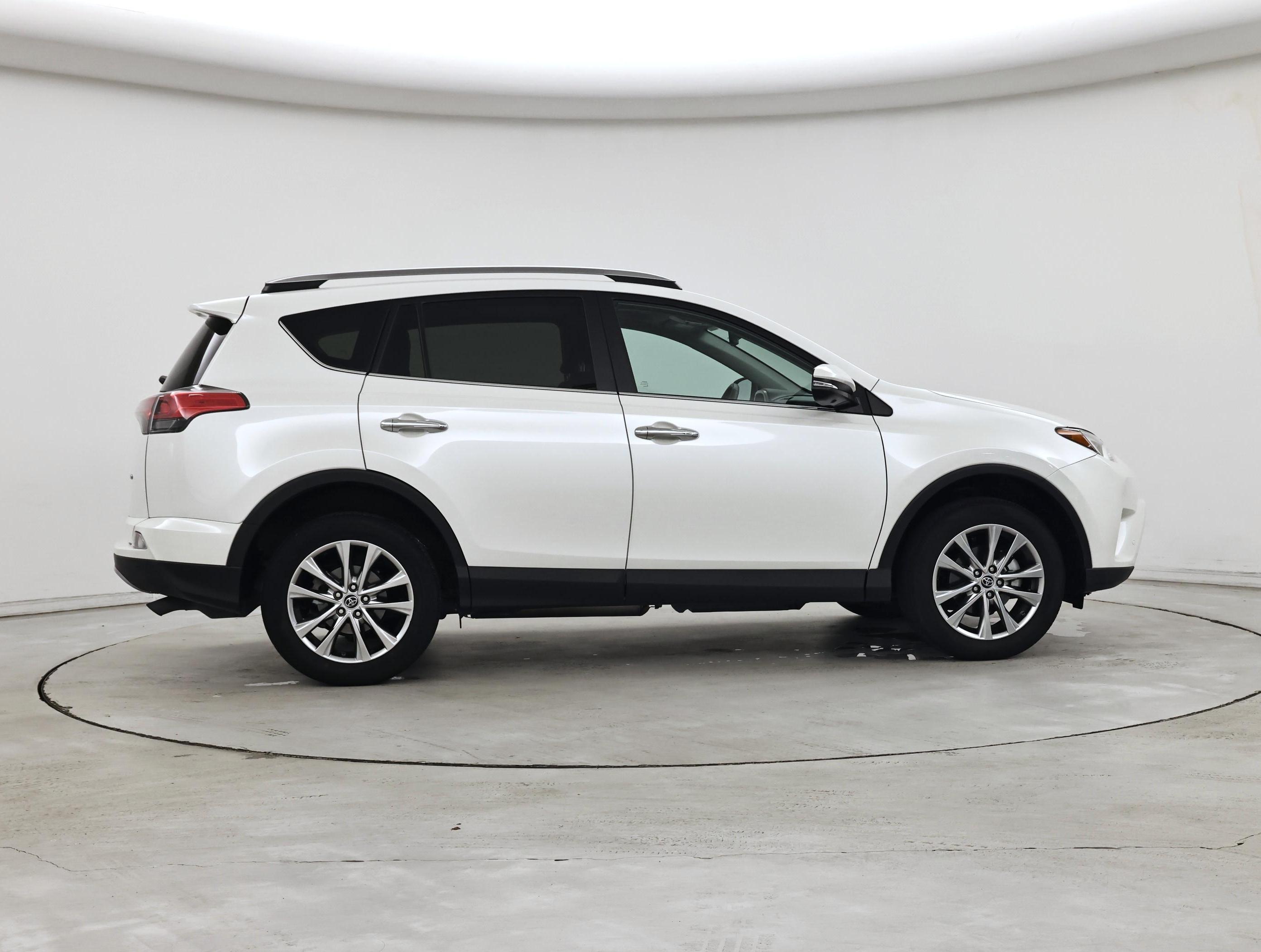 Thumbnail: 2017 Toyota RAV4 - 7