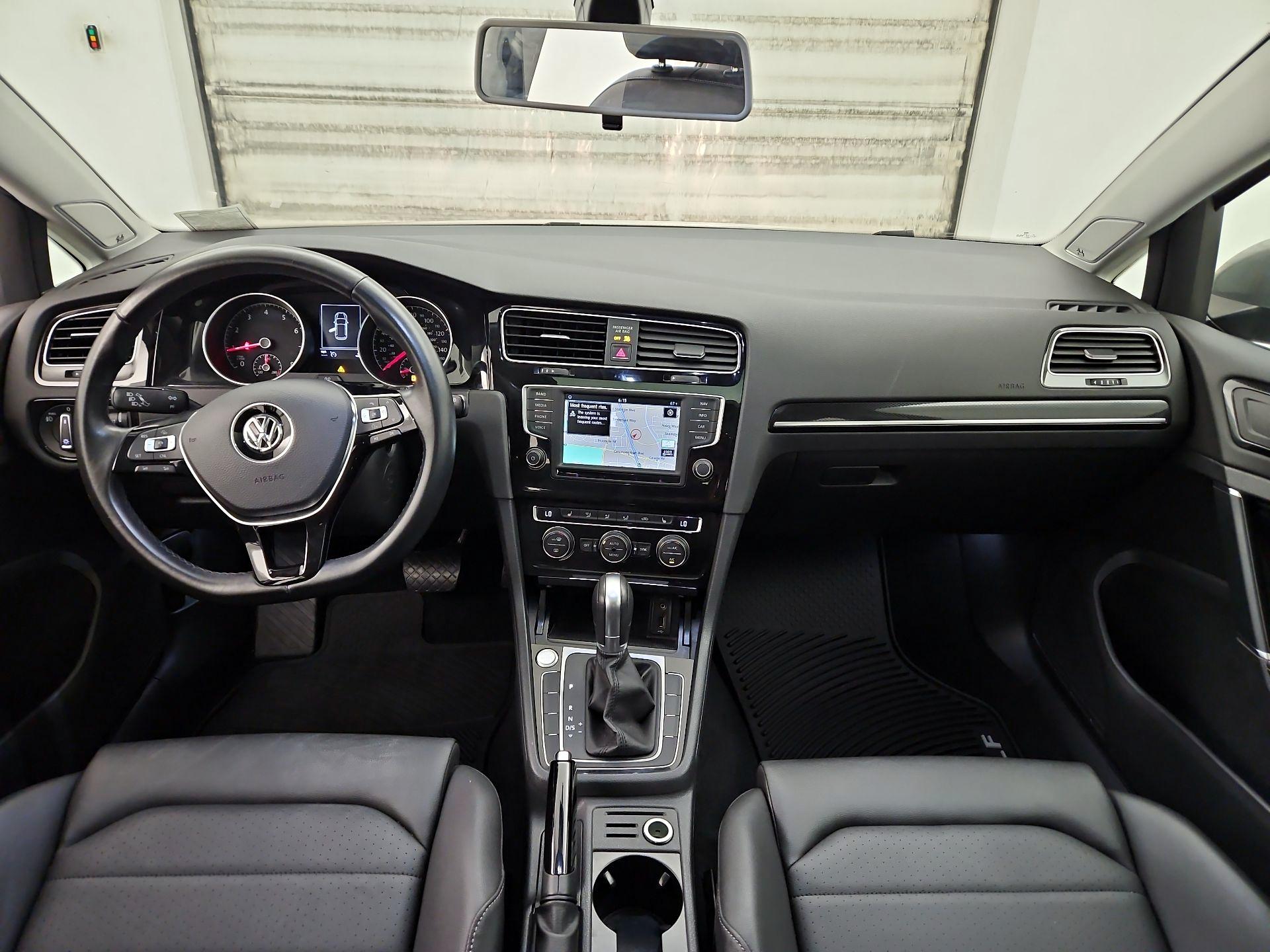 Thumbnail: 2017 Volkswagen Golf - 9