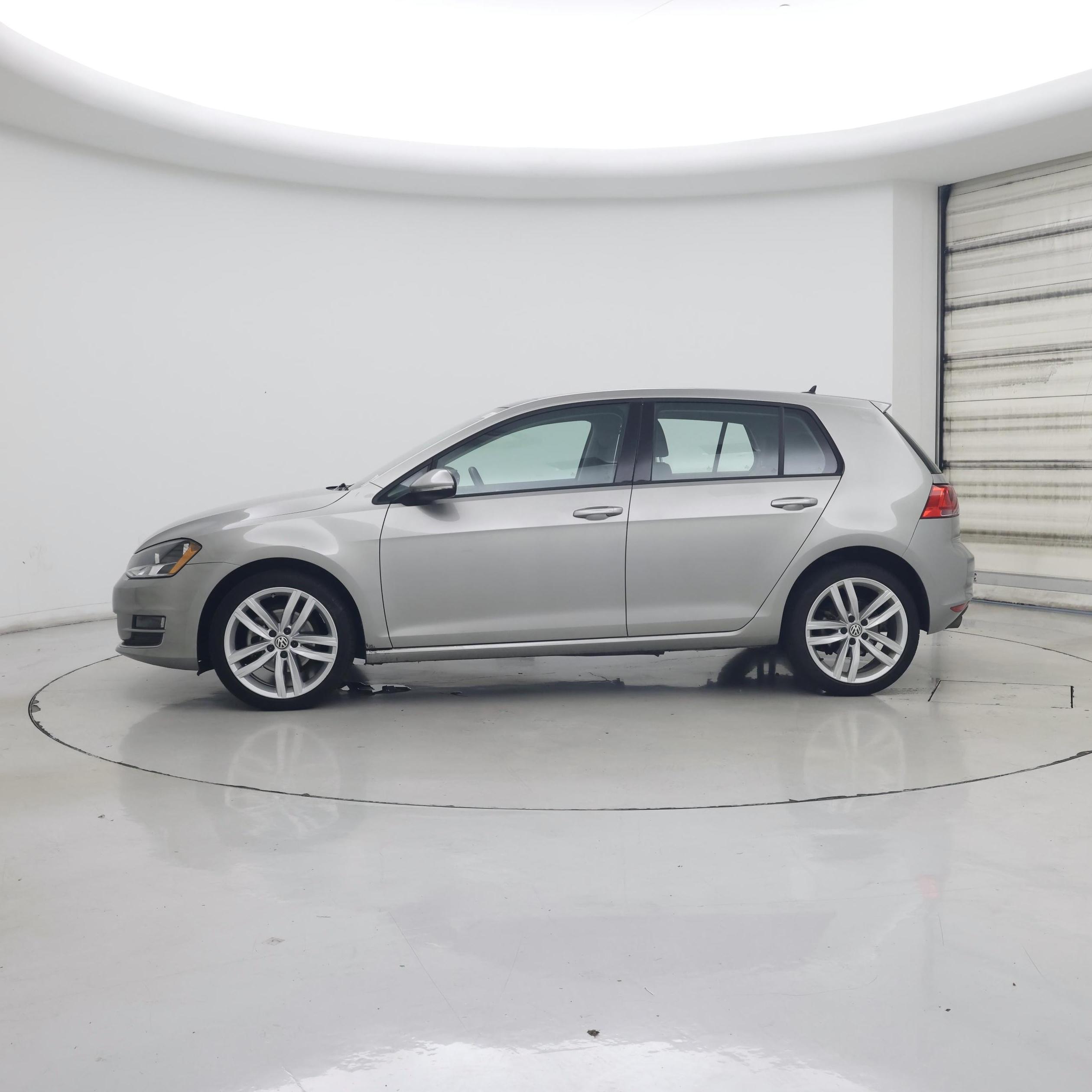 Thumbnail: 2017 Volkswagen Golf - 3
