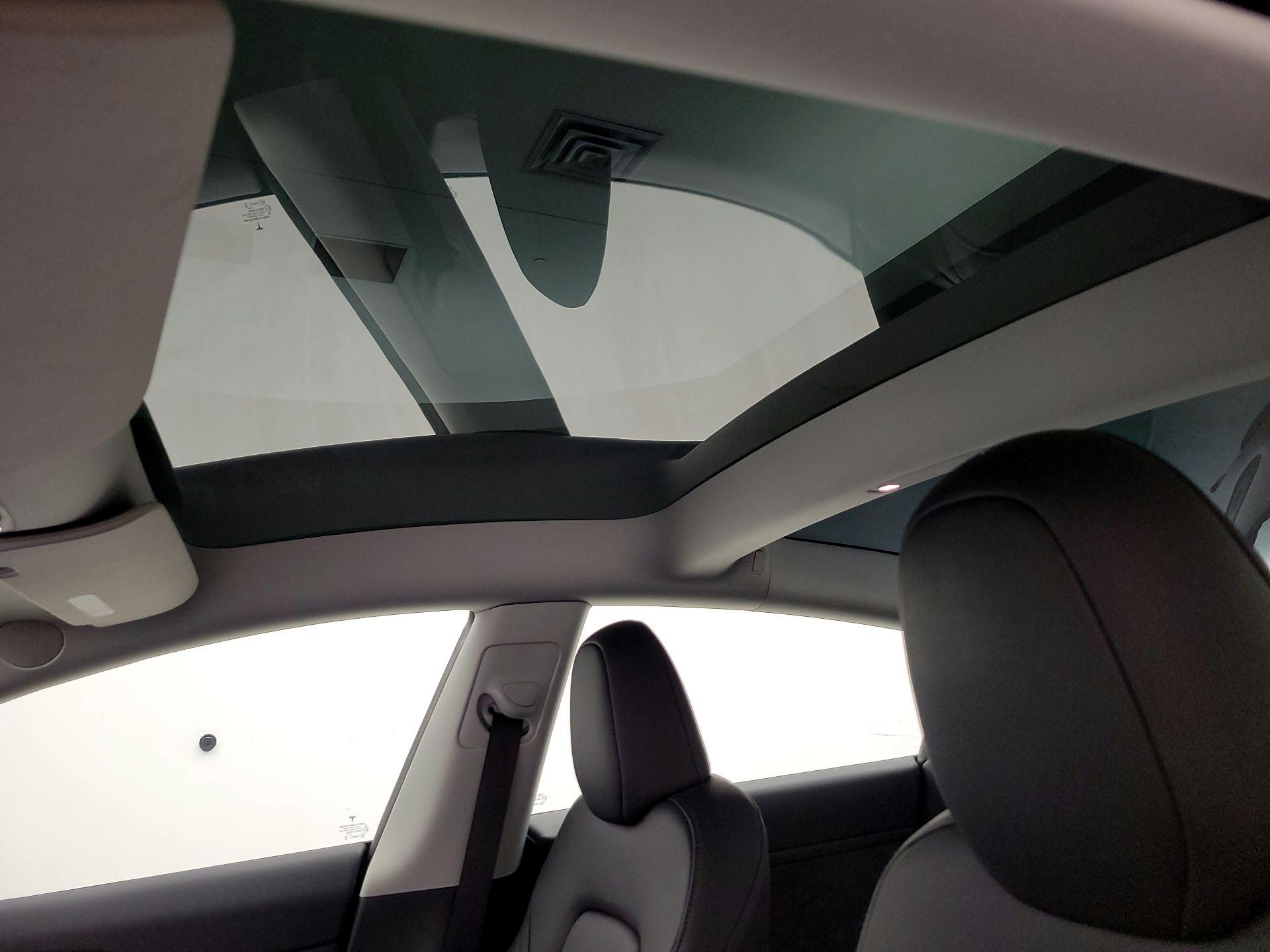 Thumbnail: 2023 Tesla Model 3 - 19