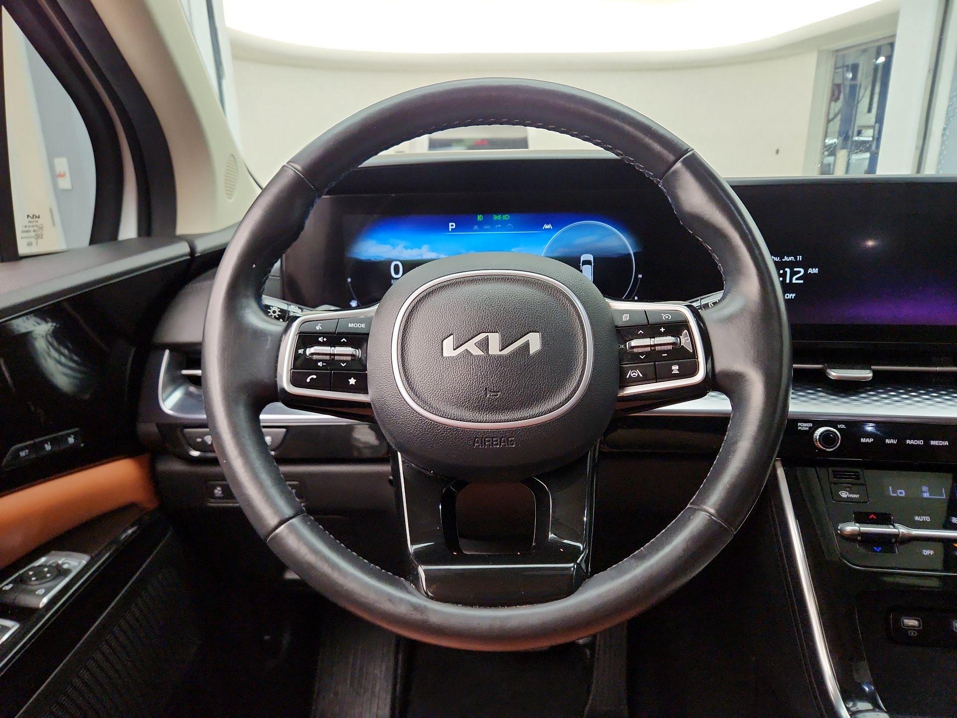 Thumbnail: 2023 Kia Carnival - 10