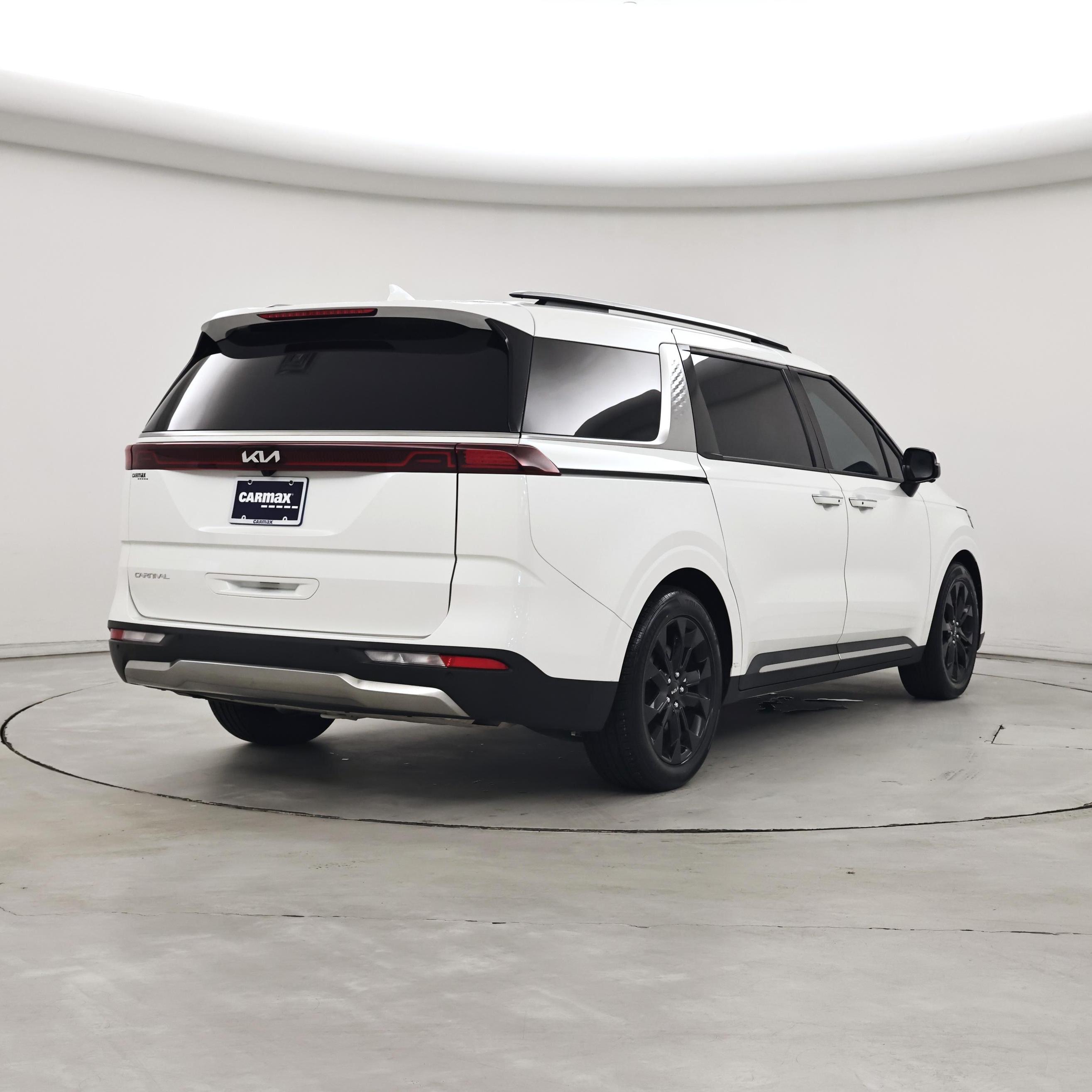 Thumbnail: 2023 Kia Carnival - 8