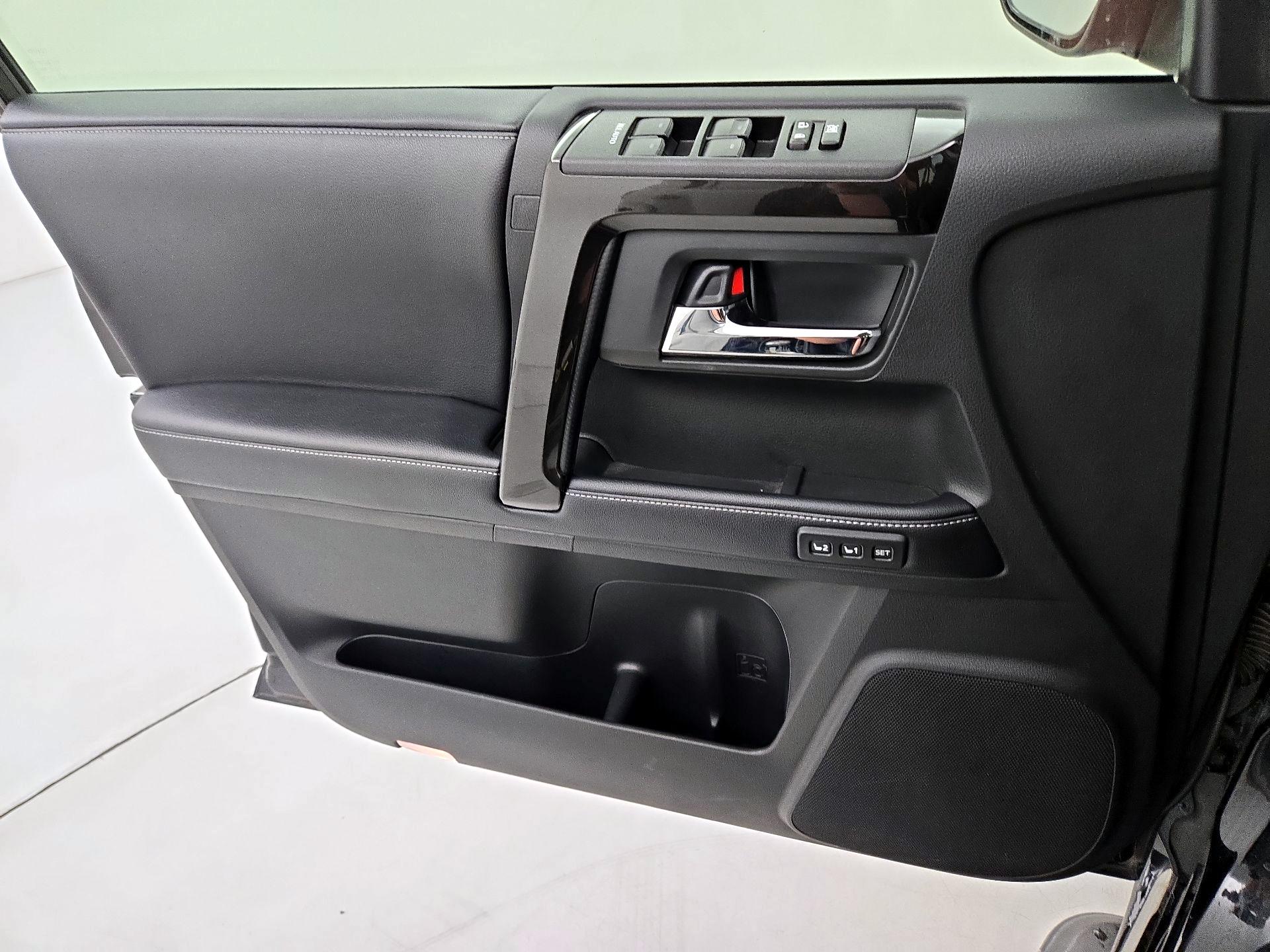 Thumbnail: 2019 Toyota 4Runner - 12