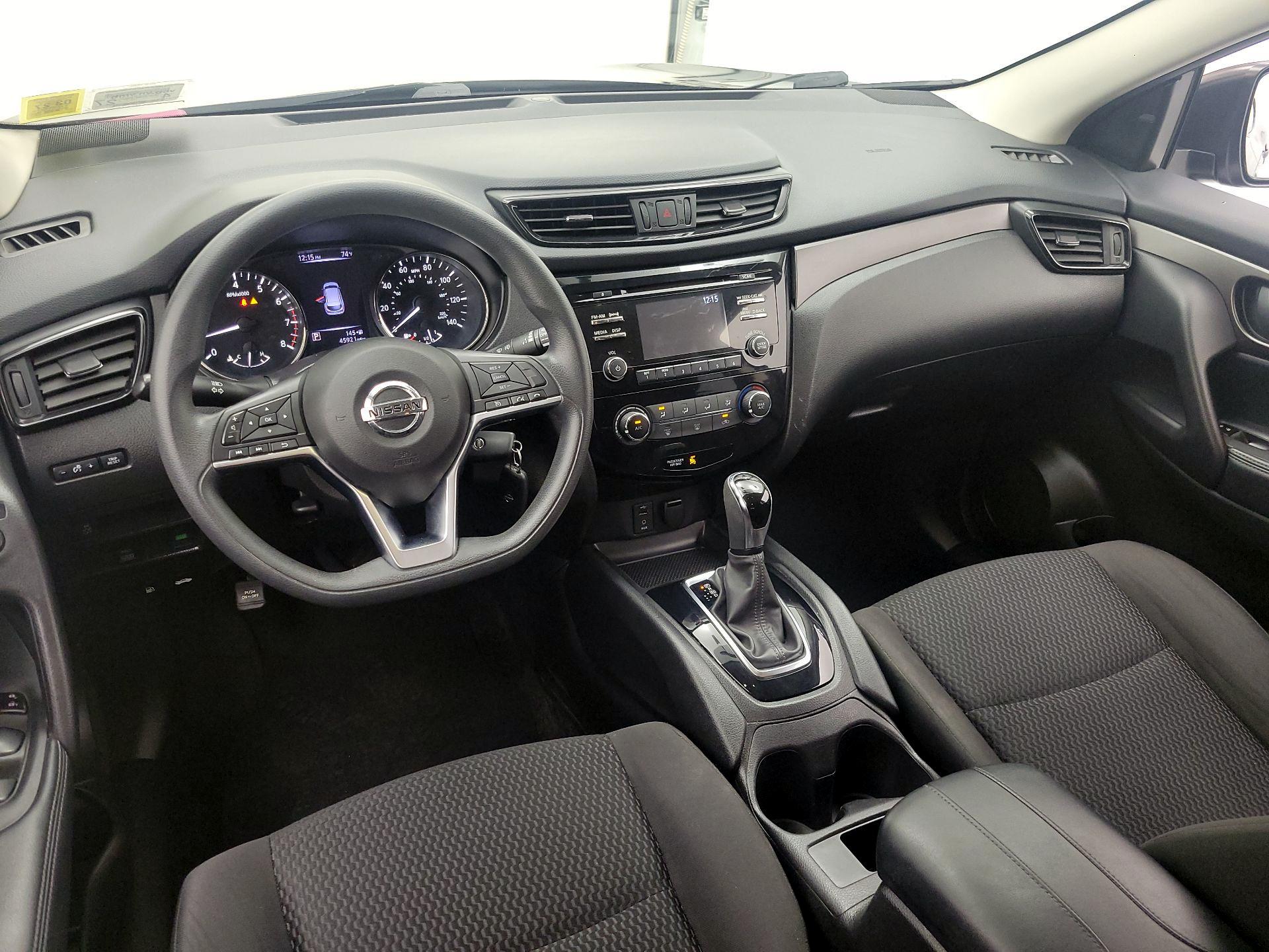Thumbnail: 2018 Nissan Rogue Sport - 9