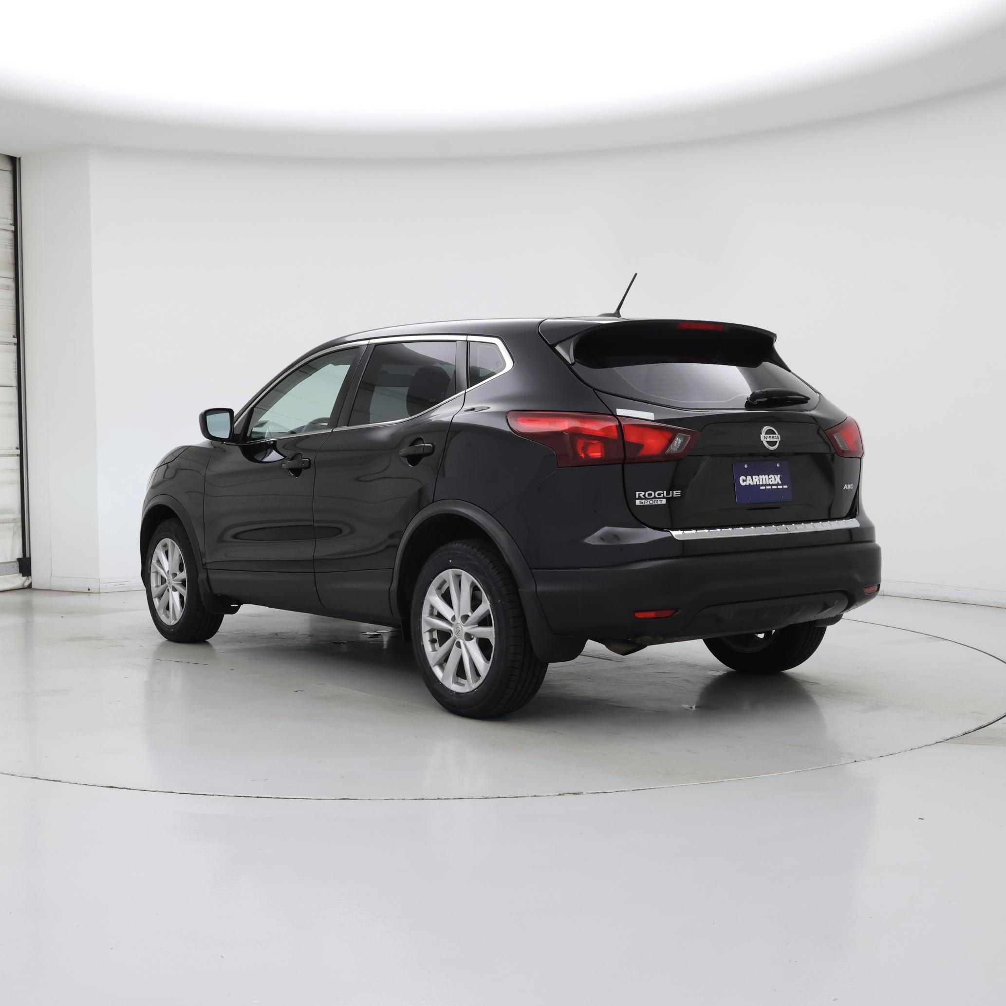 Thumbnail: 2018 Nissan Rogue Sport - 2