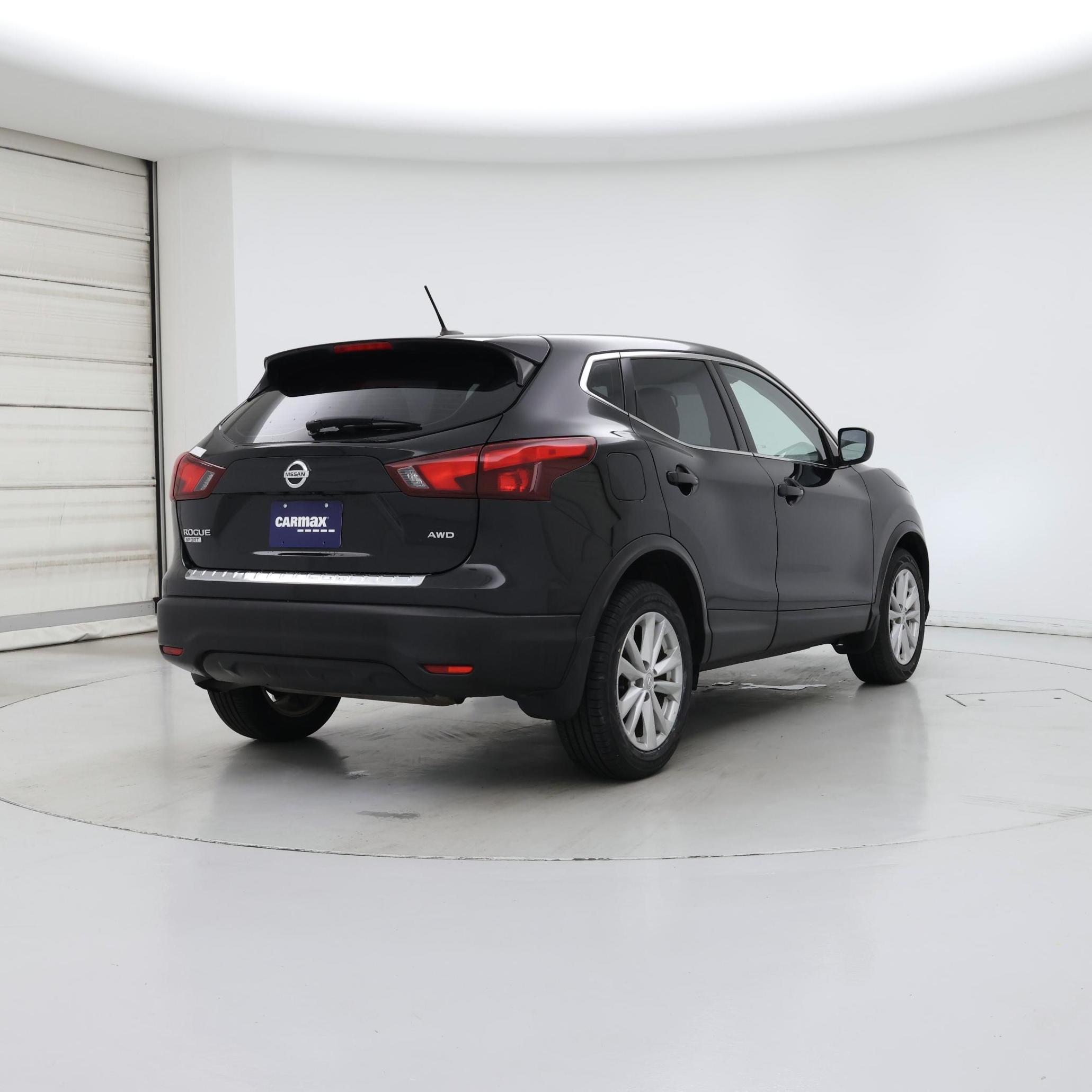 Thumbnail: 2018 Nissan Rogue Sport - 8