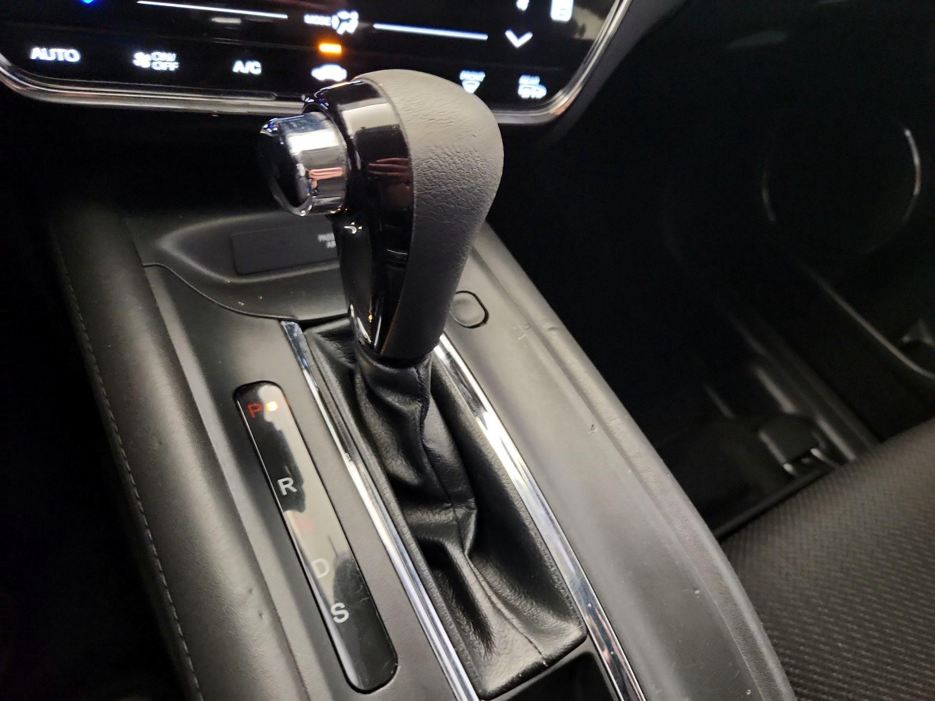 Thumbnail: 2016 Honda HR-V - 17