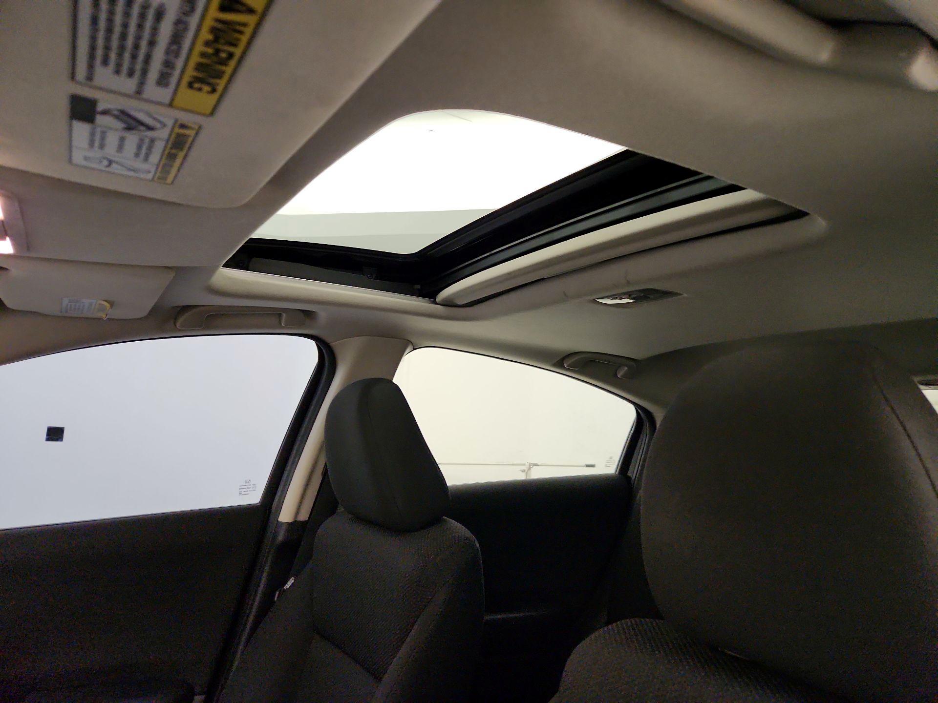 Thumbnail: 2016 Honda HR-V - 18