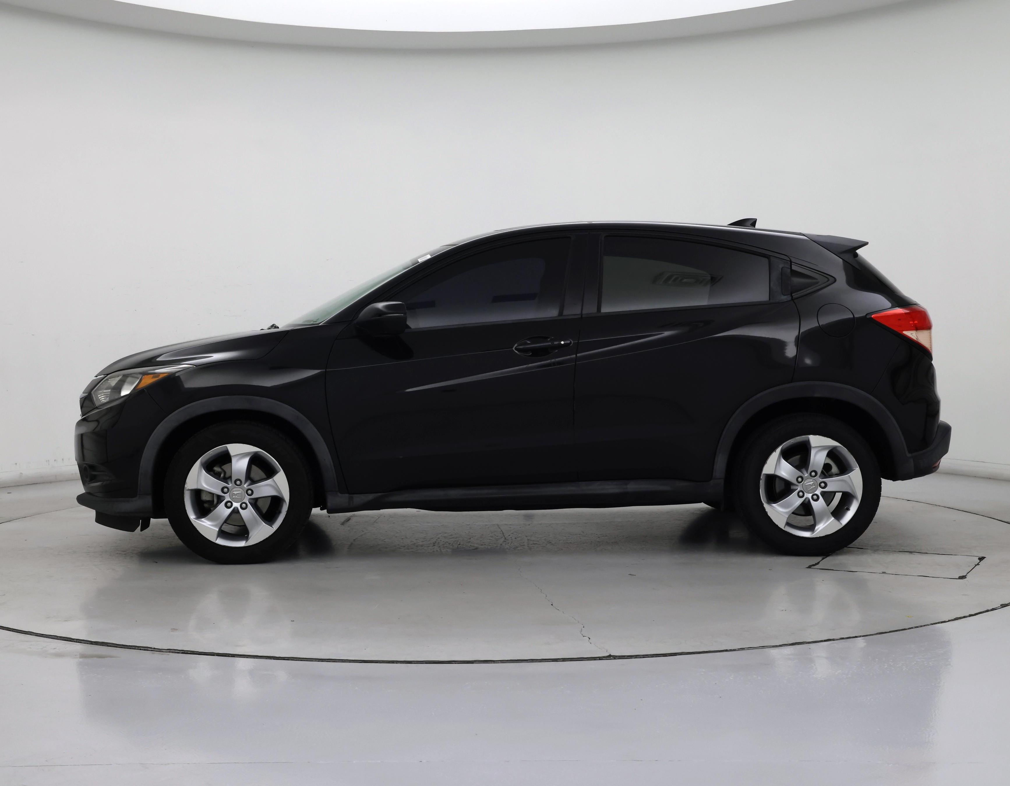 Thumbnail: 2016 Honda HR-V - 3