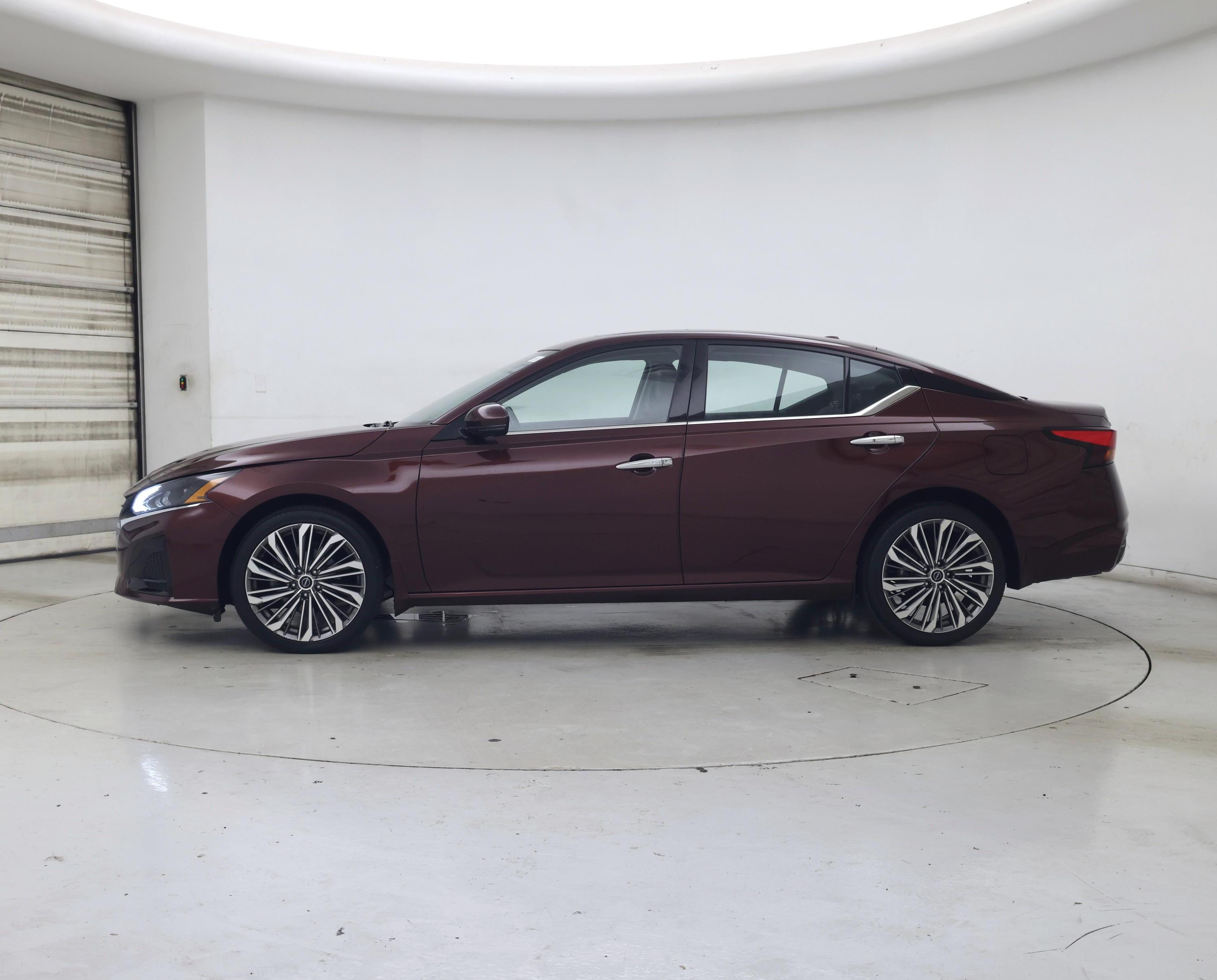 Thumbnail: 2023 Nissan Altima - 3