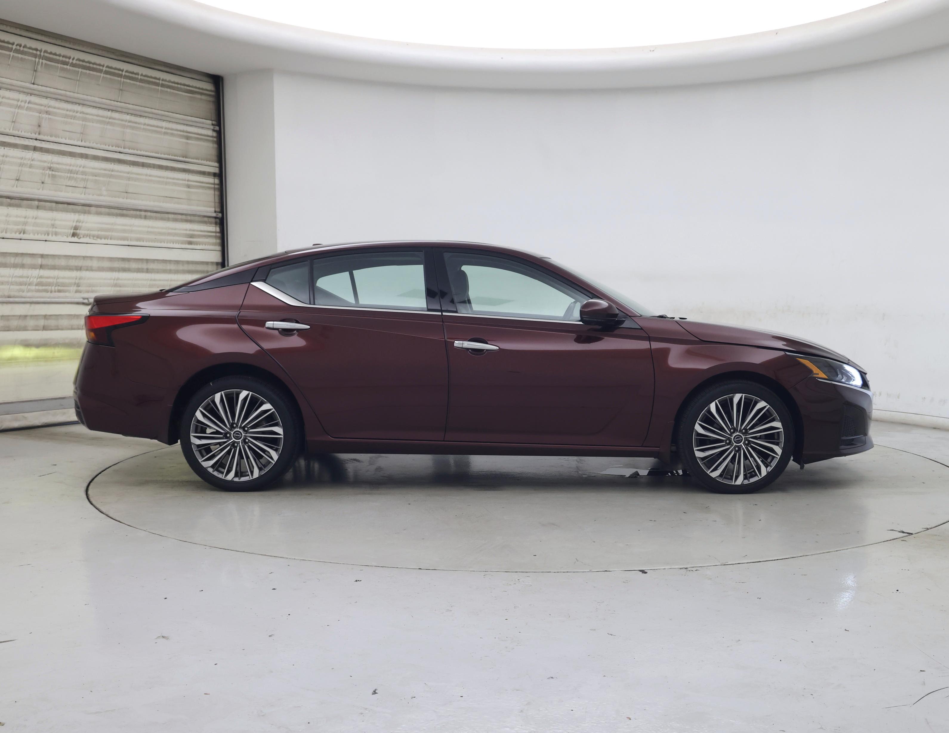 Thumbnail: 2023 Nissan Altima - 7