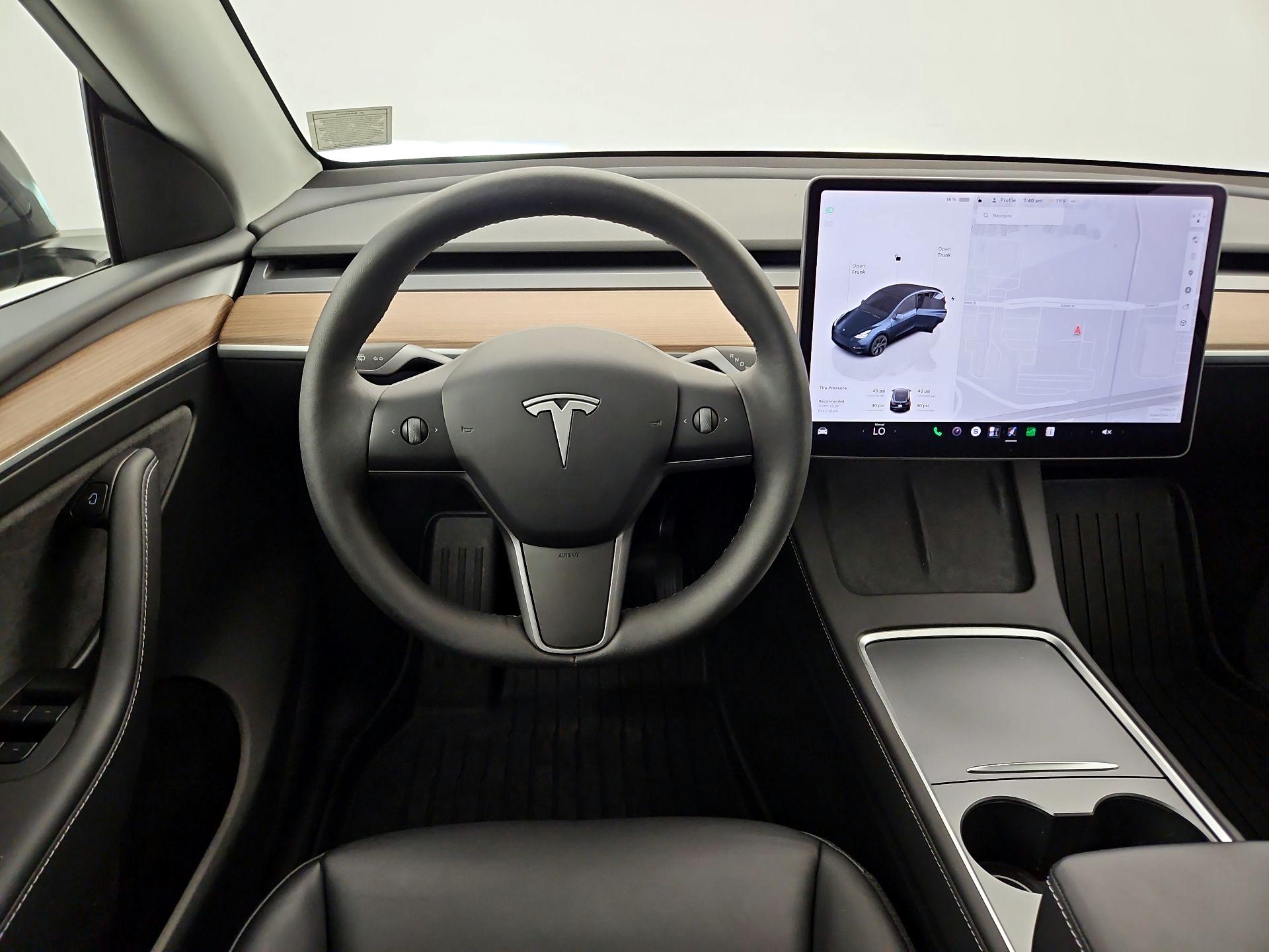 Thumbnail: 2025 Tesla Model Y - 10