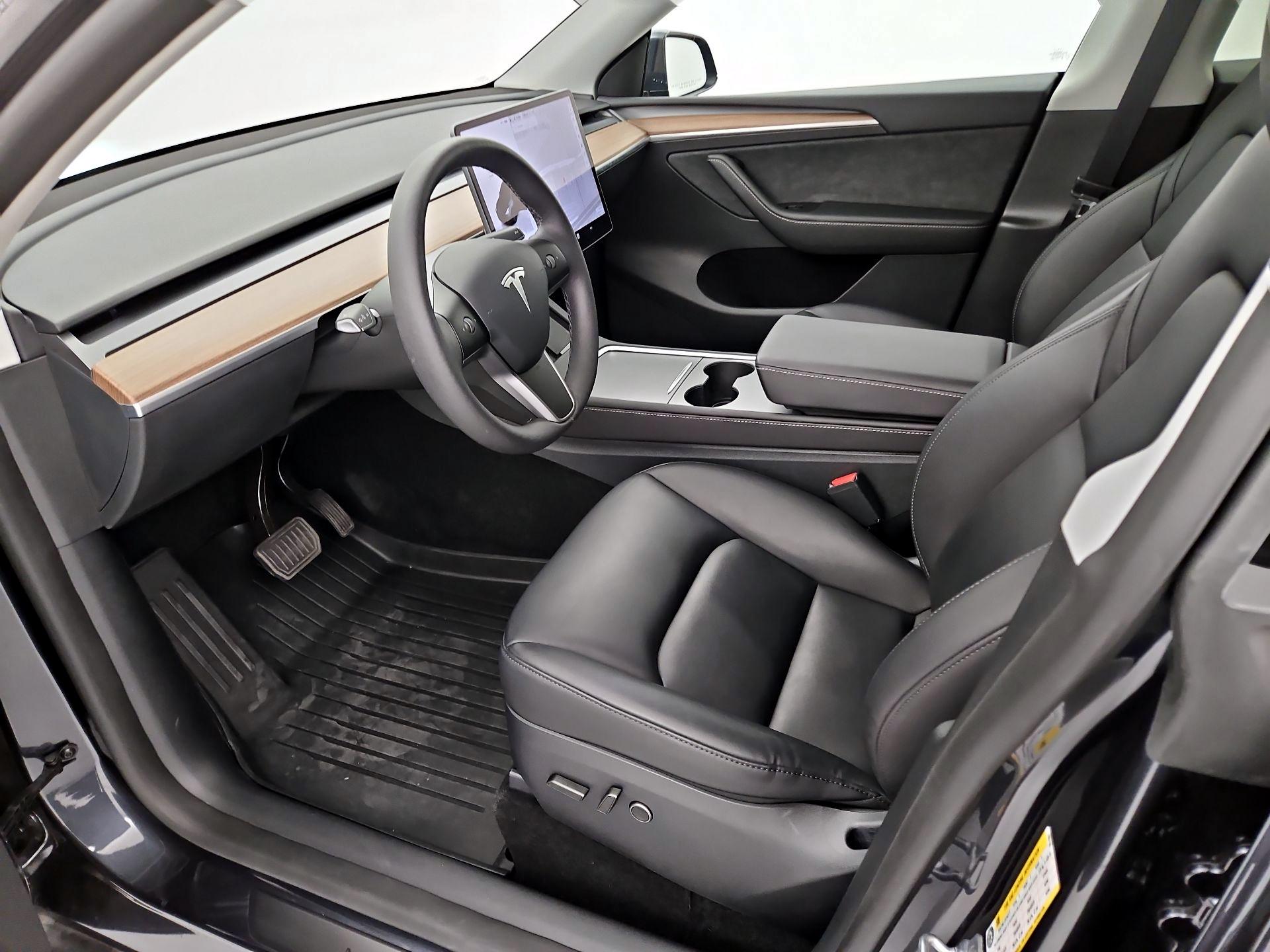 Thumbnail: 2025 Tesla Model Y - 11