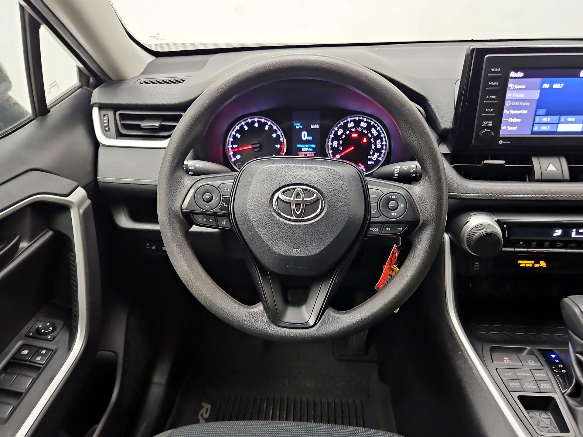 Thumbnail: 2020 Toyota RAV4 - 10
