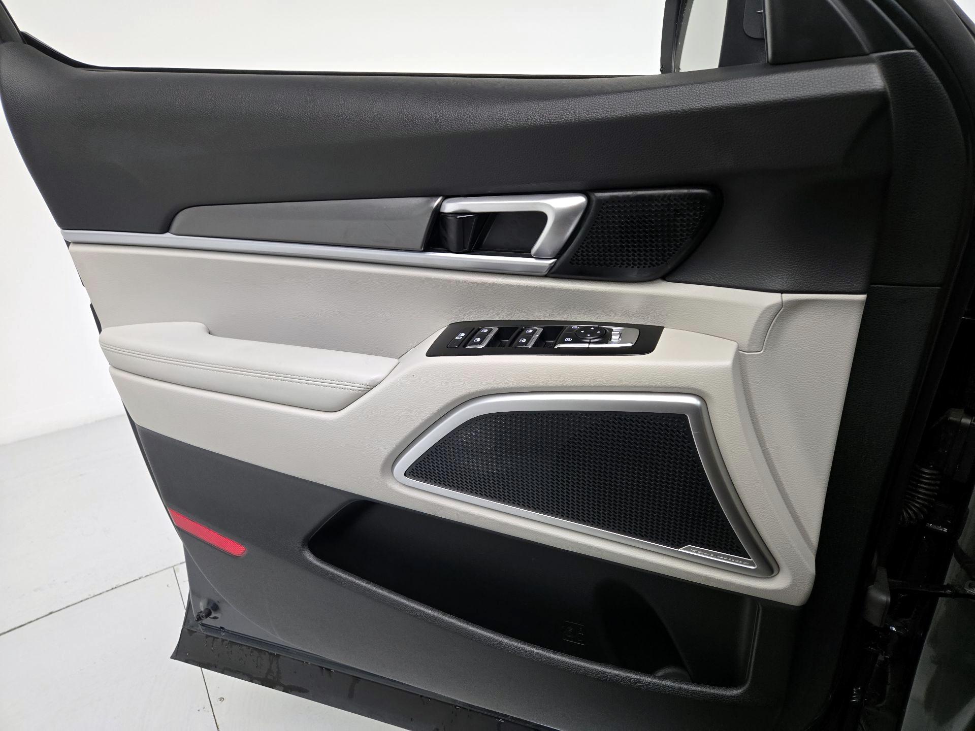 Thumbnail: 2022 Kia Telluride - 12