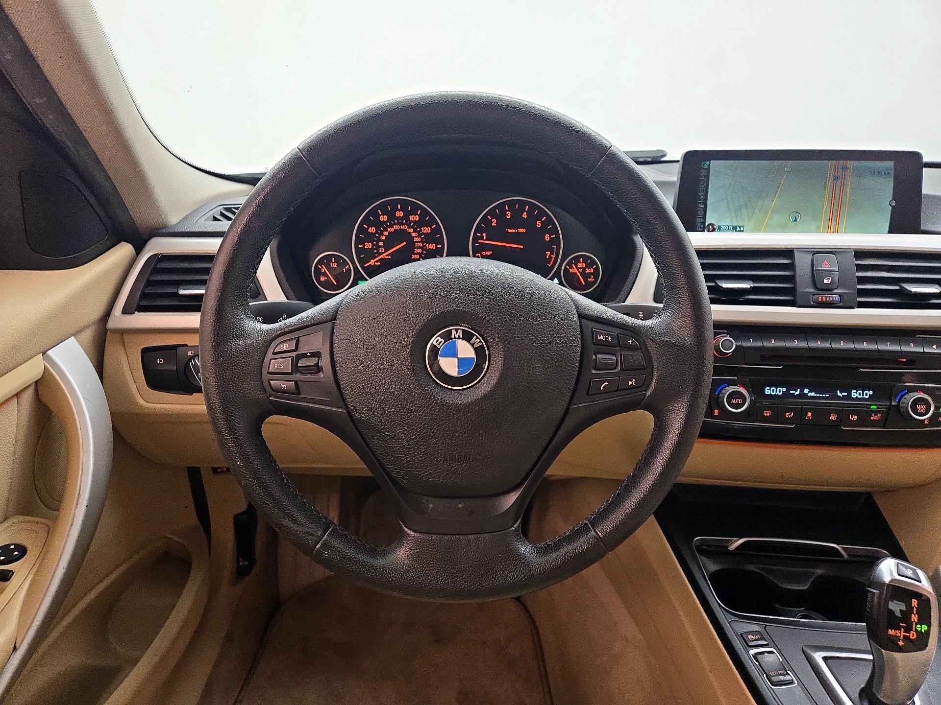 Thumbnail: 2016 BMW 3 Series - 10