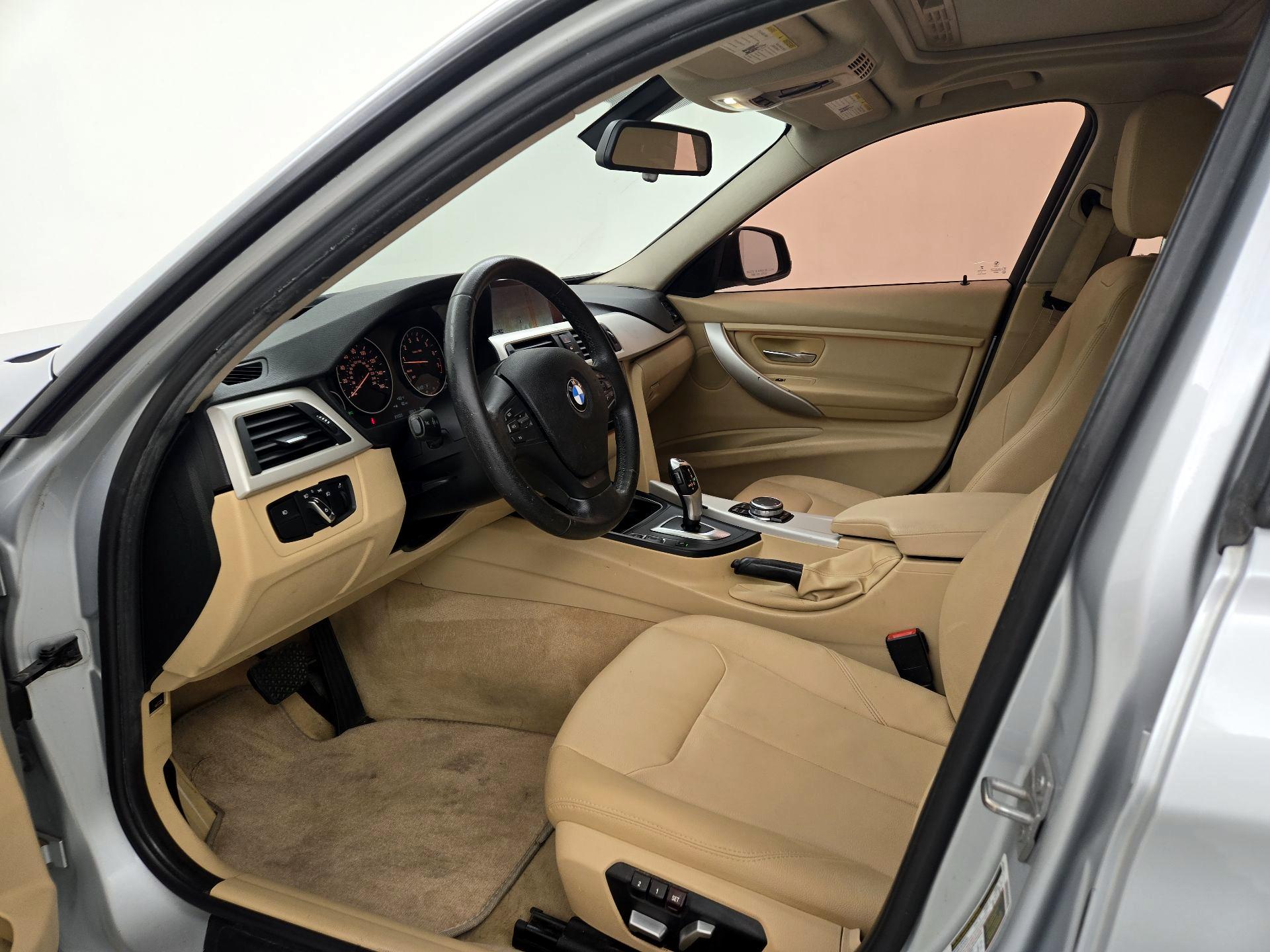 Thumbnail: 2016 BMW 3 Series - 11