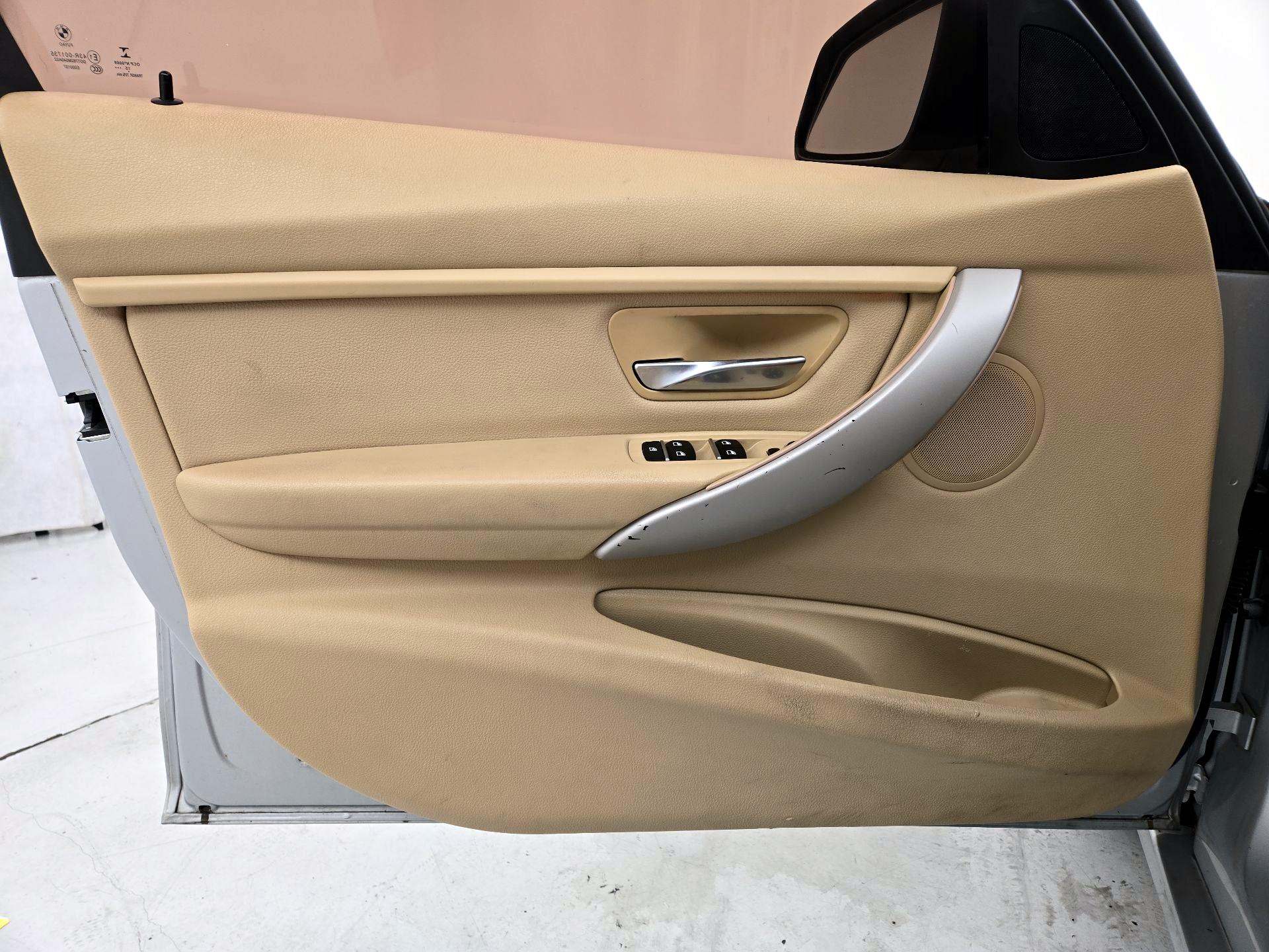 Thumbnail: 2016 BMW 3 Series - 12