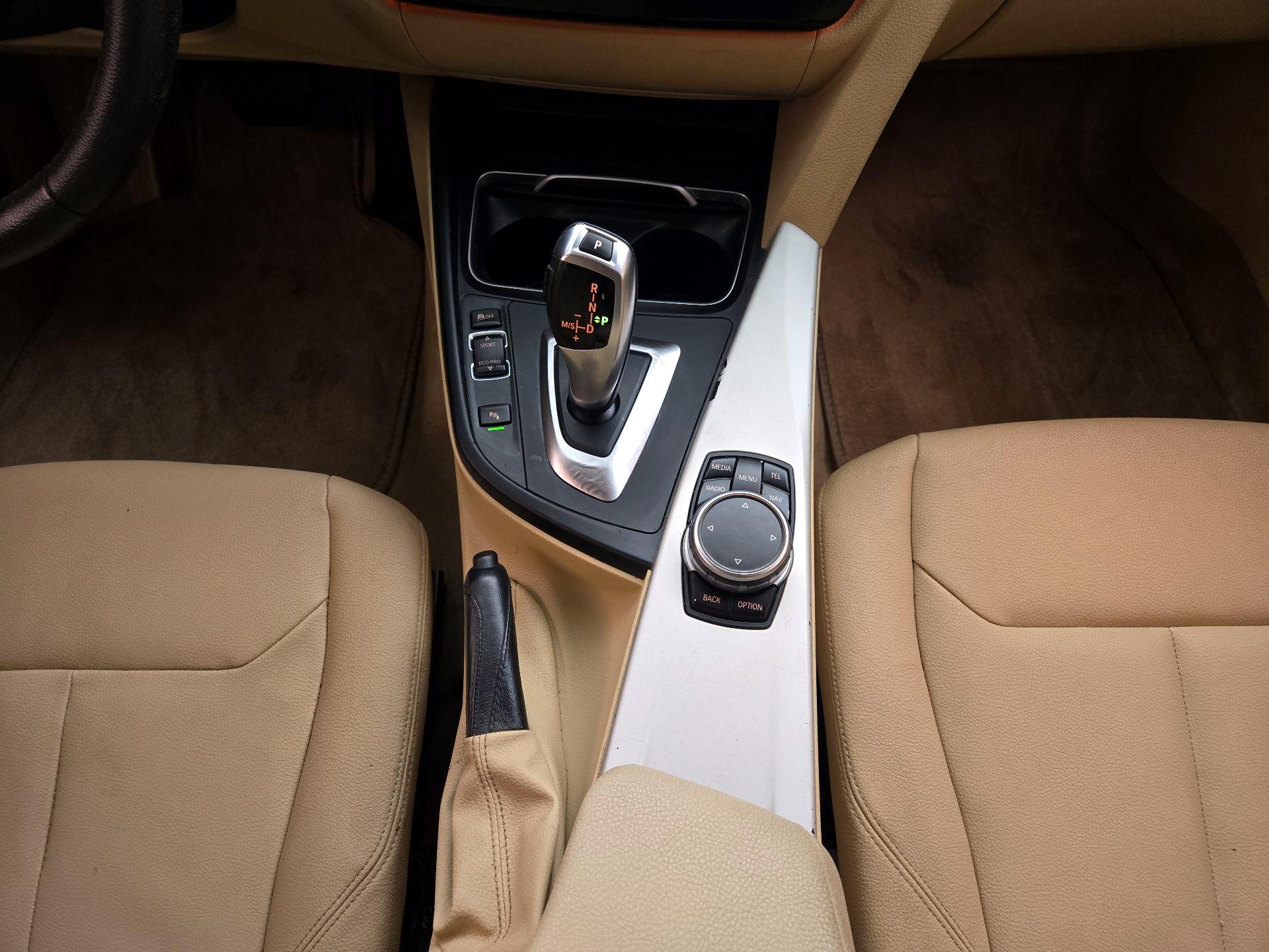 Thumbnail: 2016 BMW 3 Series - 18