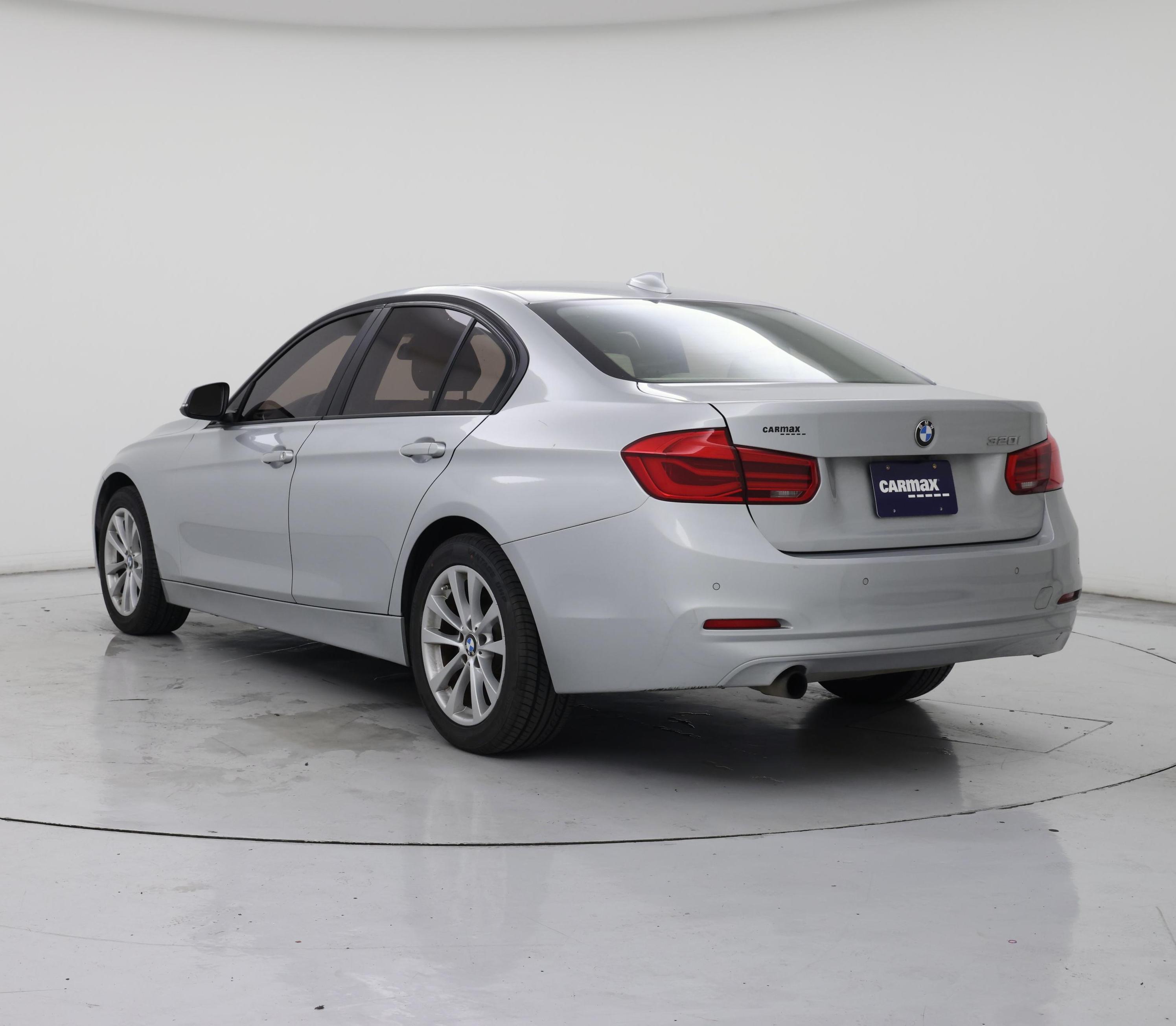 Thumbnail: 2016 BMW 3 Series - 2